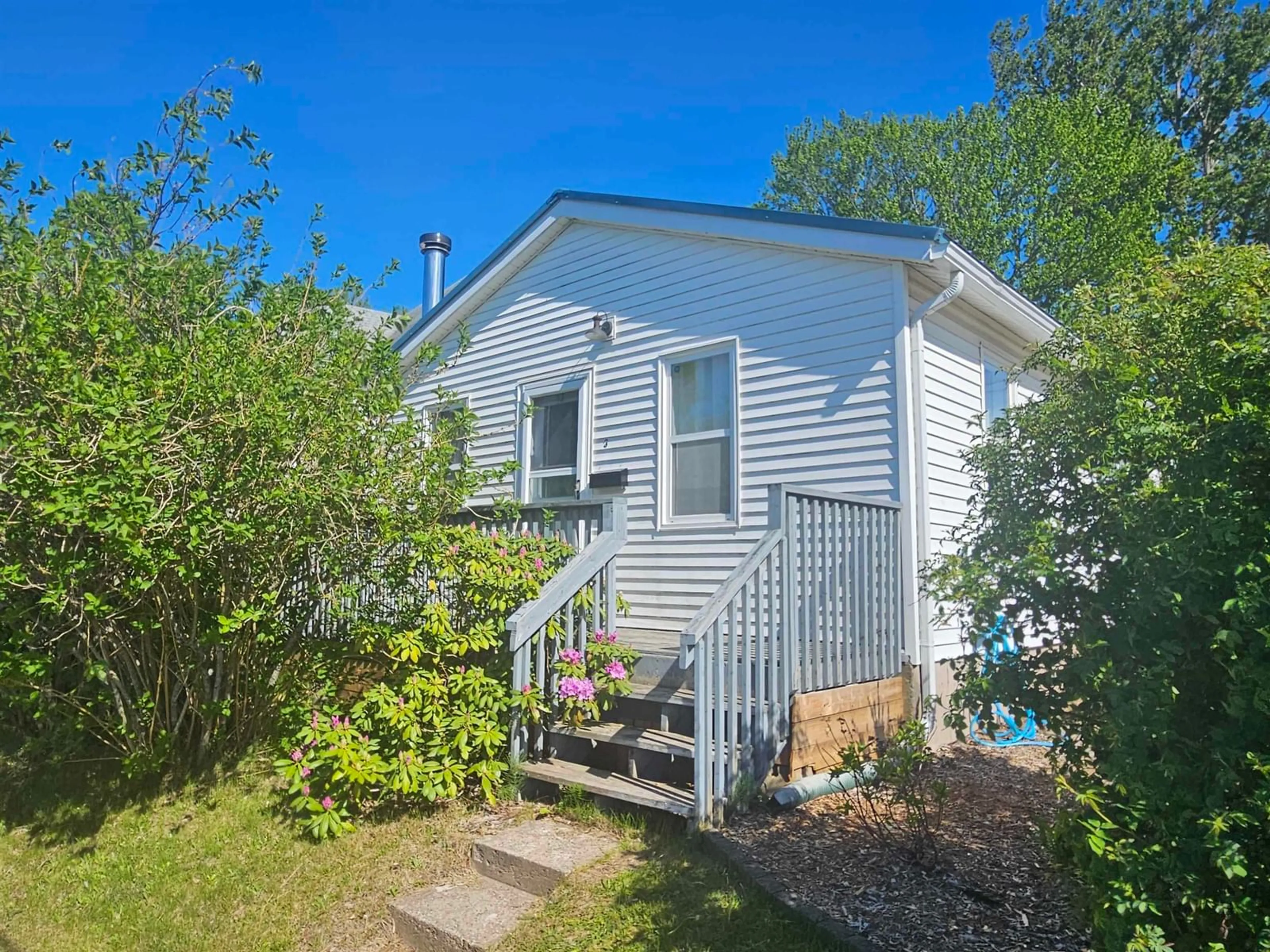 A pic from outside/outdoor area/front of a property/back of a property/a pic from drone, street for 3 Beacon St, Amherst Nova Scotia B4H 1P1