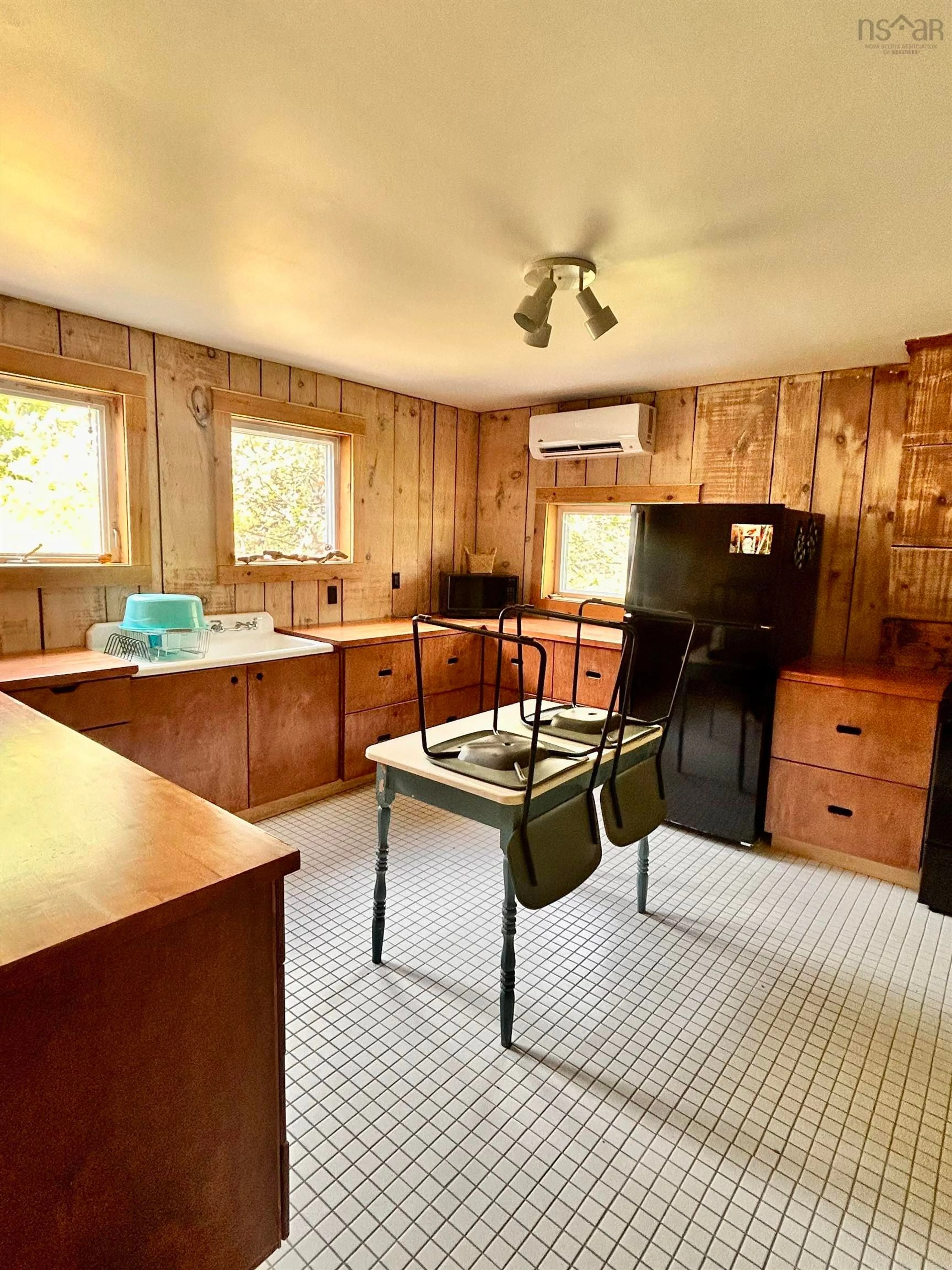 A pic of a room for 44429 Cabot Trail, Little River Nova Scotia B0C 1H0