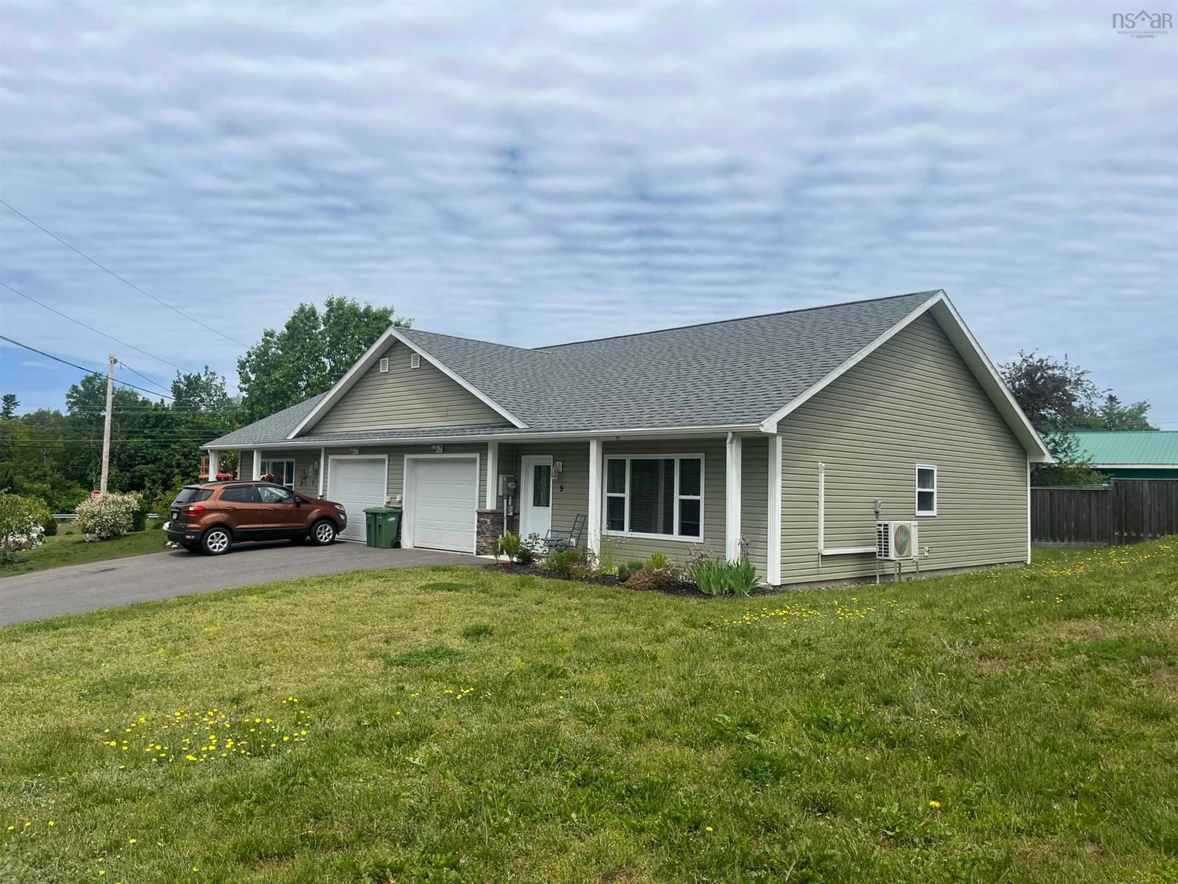 Home with vinyl exterior material, unknown for 7 & 9 Kimbrough Crt, Greenwich Nova Scotia B4P 0A7