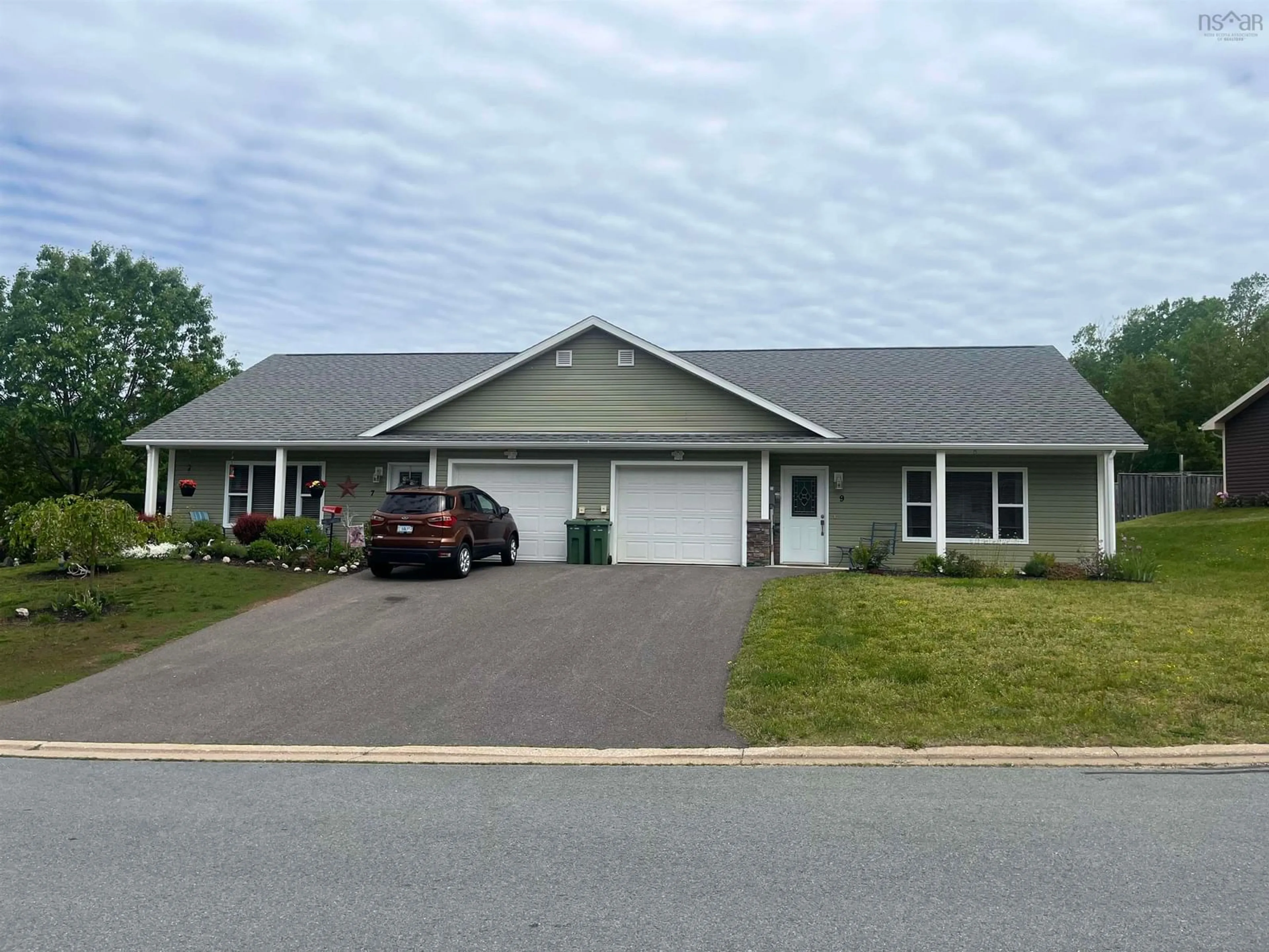 Home with vinyl exterior material, street for 7 & 9 Kimbrough Crt, Greenwich Nova Scotia B4P 0A7