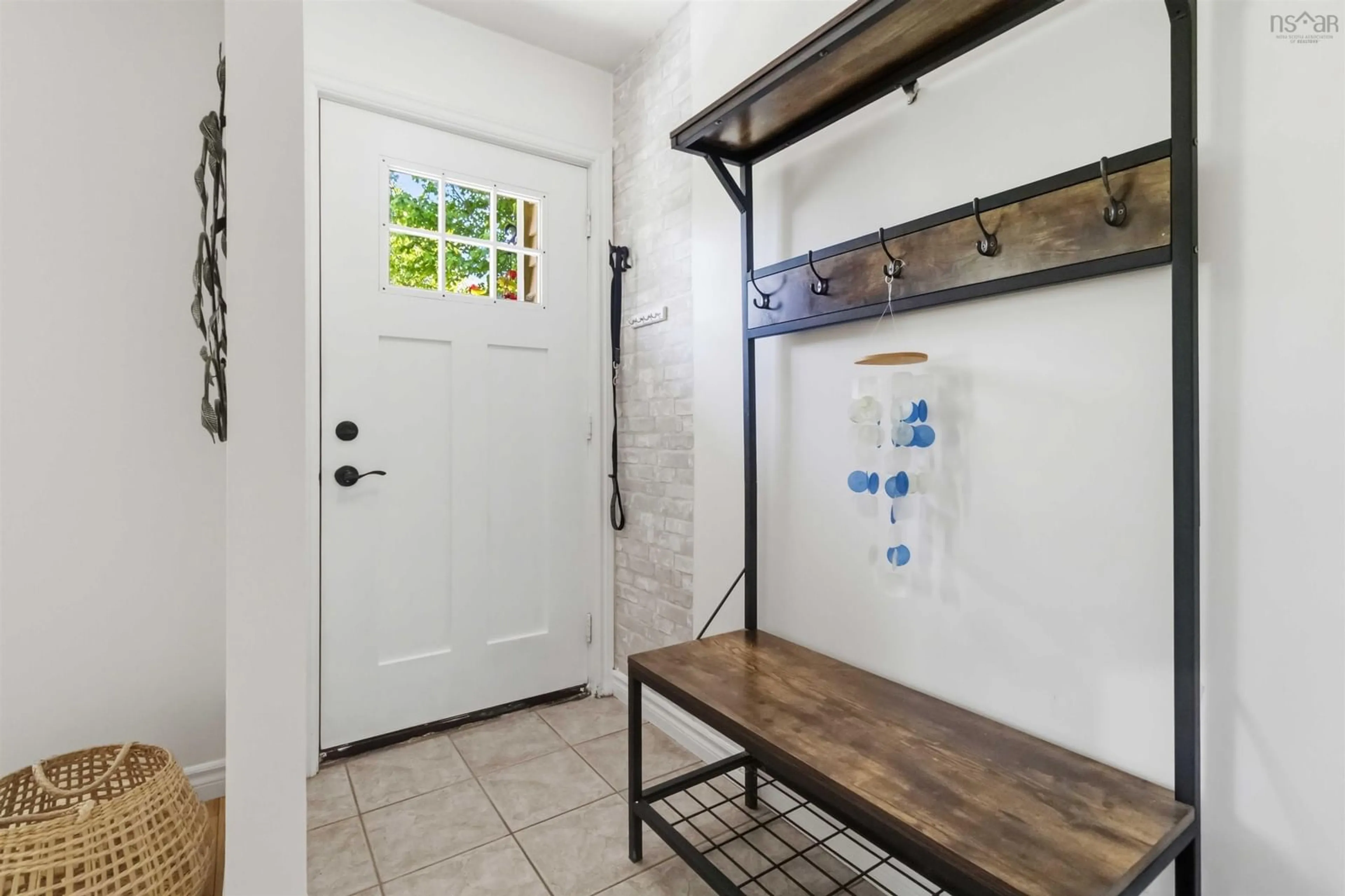 Indoor entryway for 6 Timberlane Terrace Terr, Hammonds Plains Nova Scotia B3Z 1J2