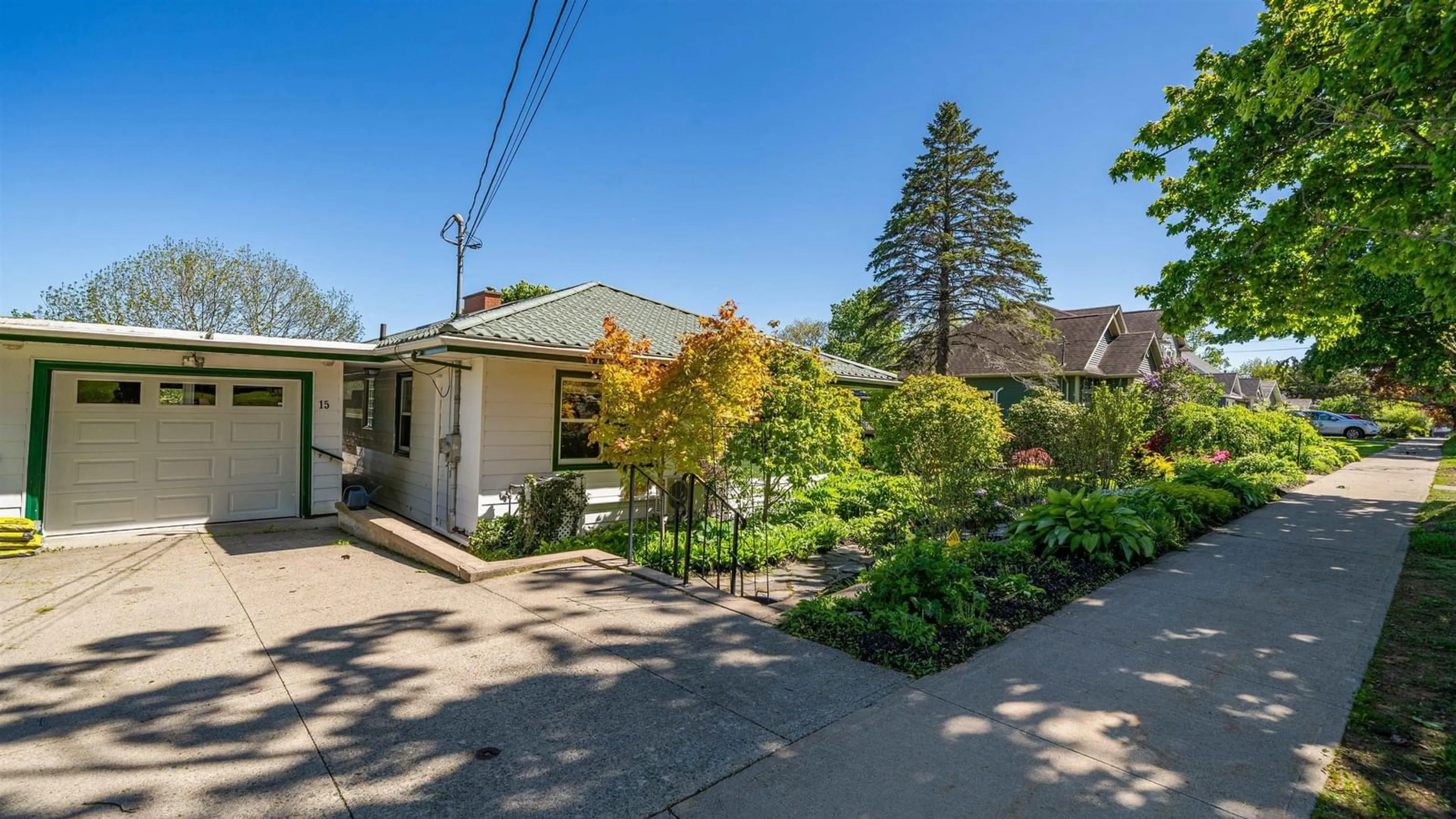 A pic from outside/outdoor area/front of a property/back of a property/a pic from drone, street for 15 Lakeview Ave, Dartmouth Nova Scotia B3A 3S8