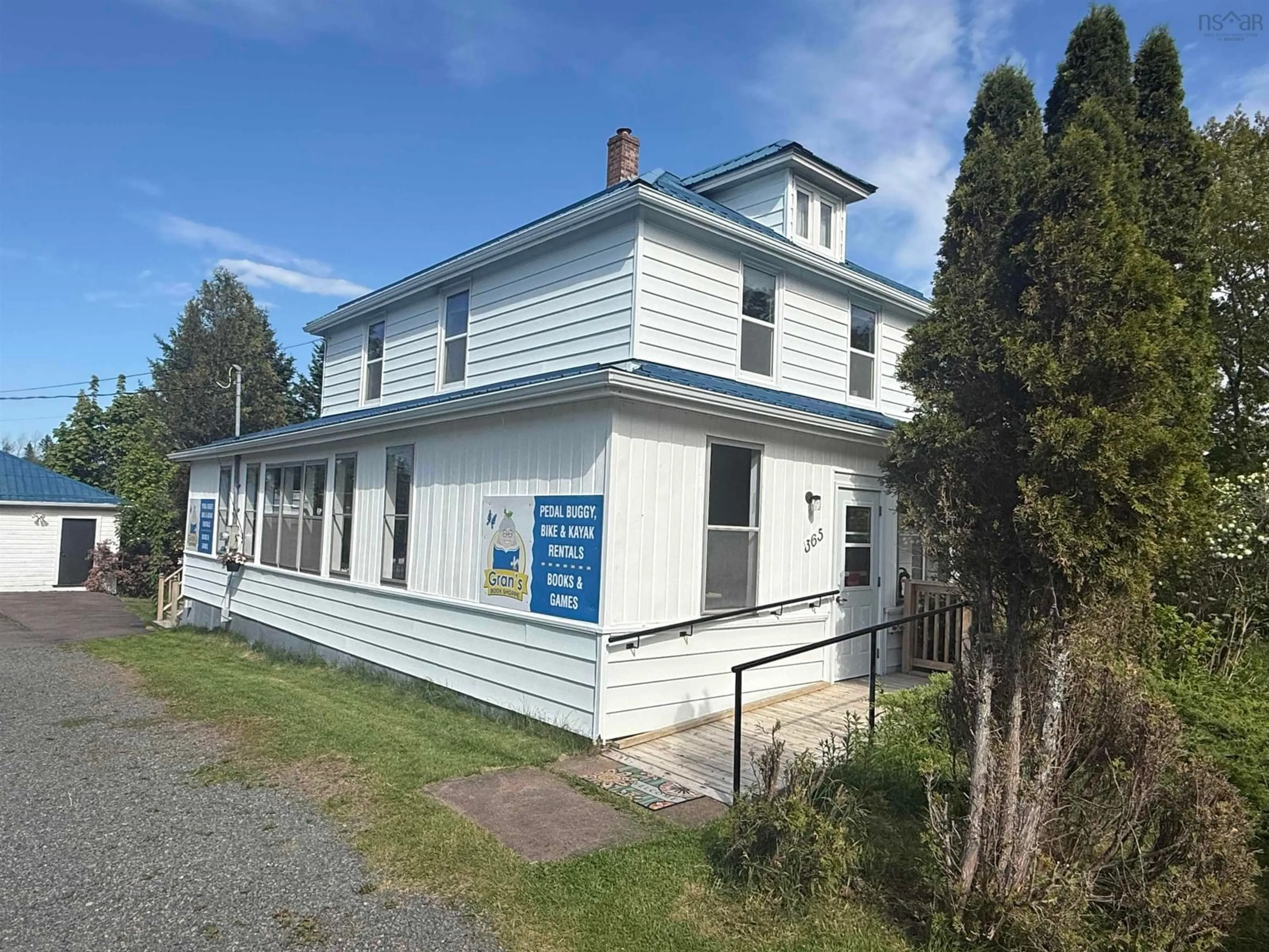 A pic from outside/outdoor area/front of a property/back of a property/a pic from drone, building for 365 Main St, Tatamagouche Nova Scotia B0K 1V0