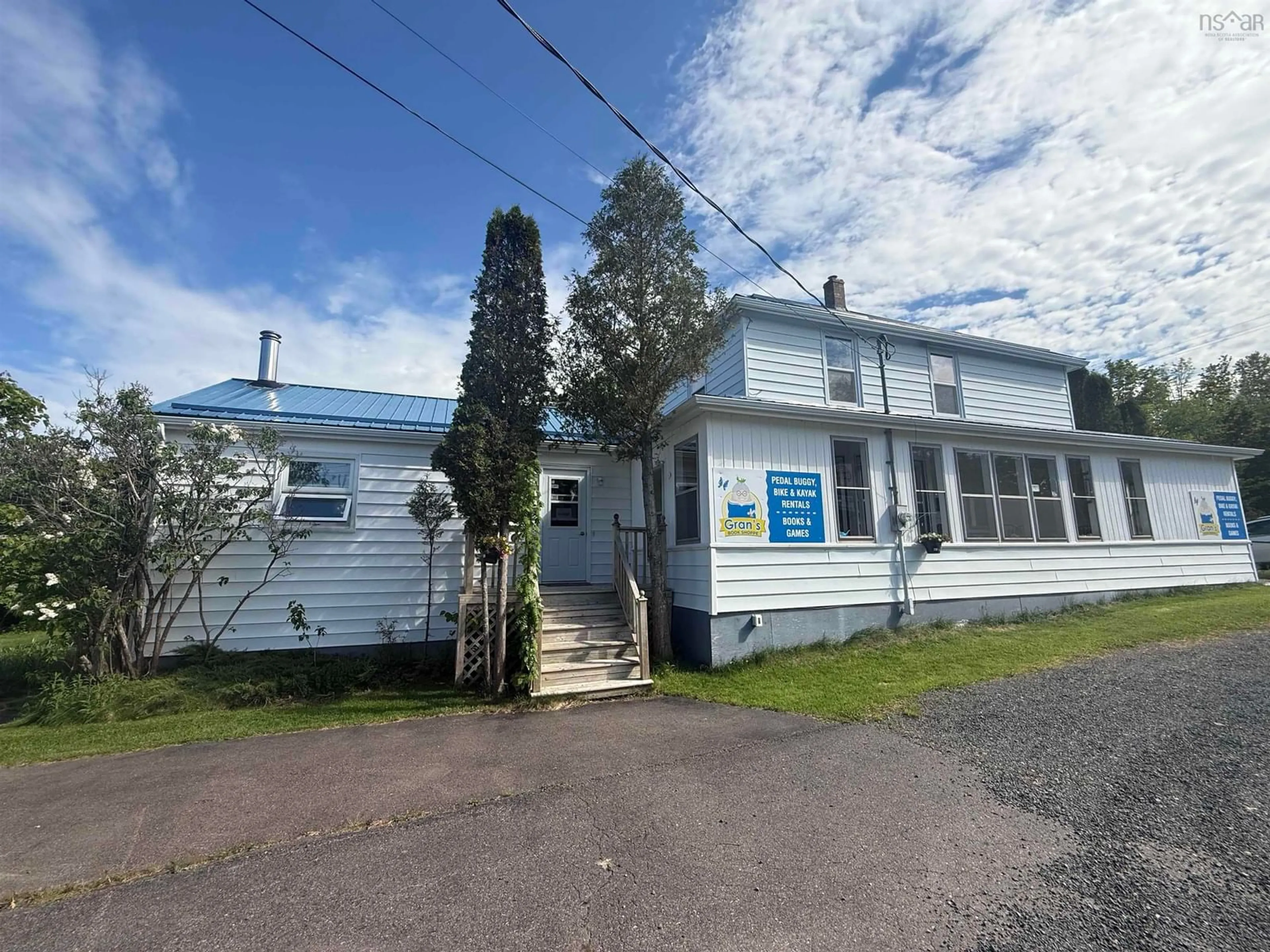 A pic from outside/outdoor area/front of a property/back of a property/a pic from drone, building for 365 Main St, Tatamagouche Nova Scotia B0K 1V0