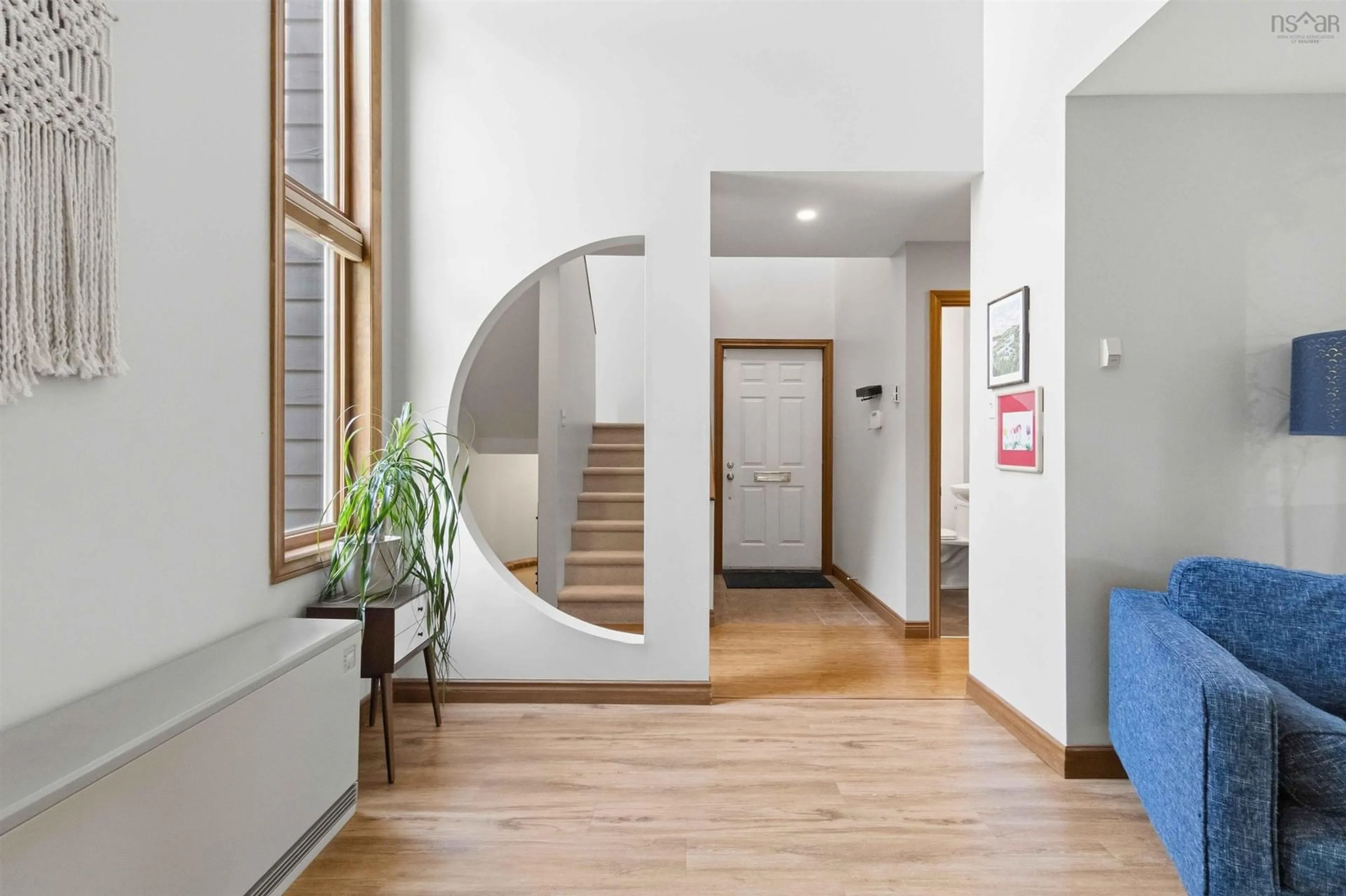 Indoor foyer for 100 Bayview Rd, Halifax Nova Scotia B3M 1N9