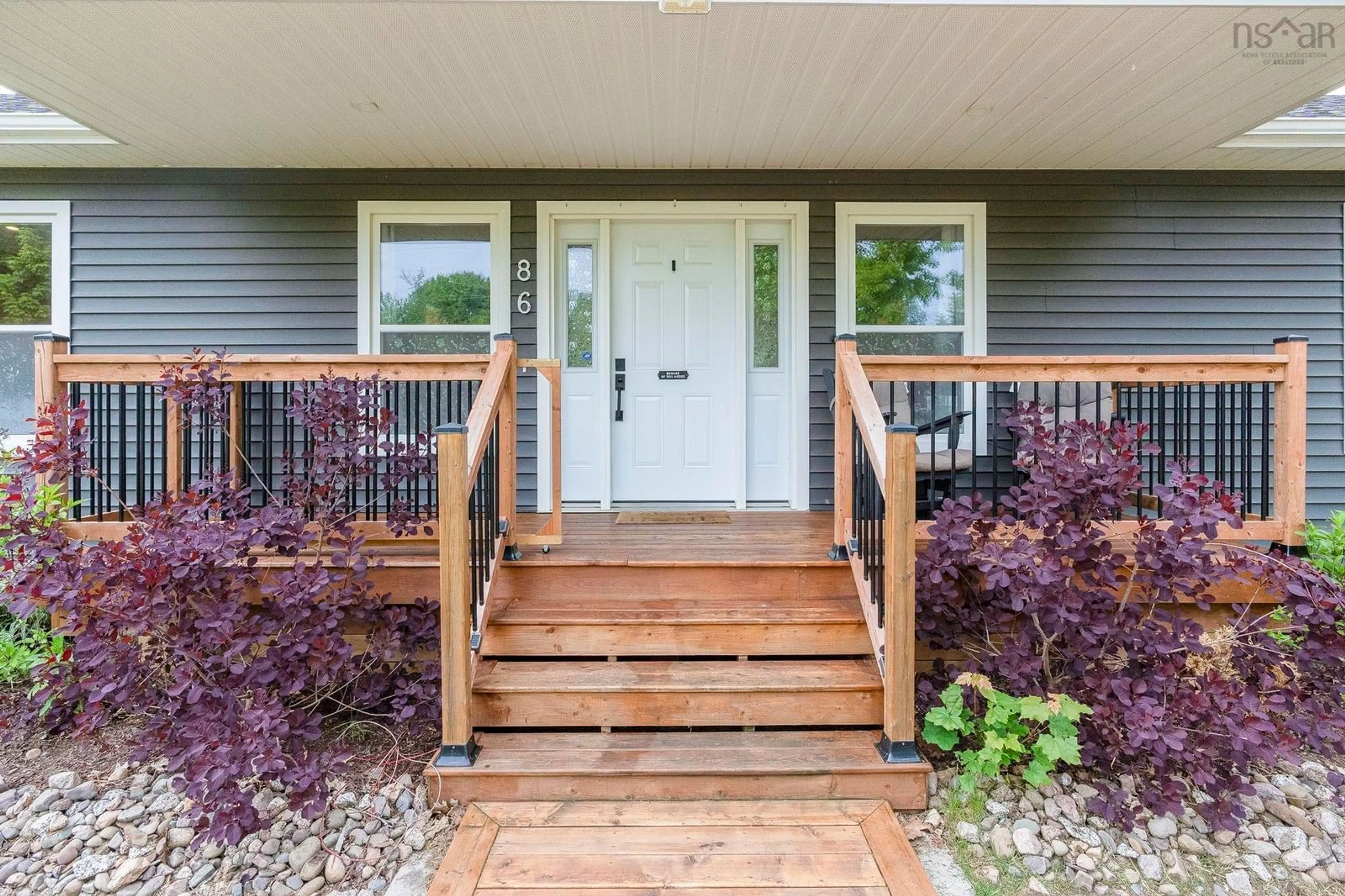 Indoor entryway for 86 Pineo St, East Kingston Nova Scotia B0P 1R0