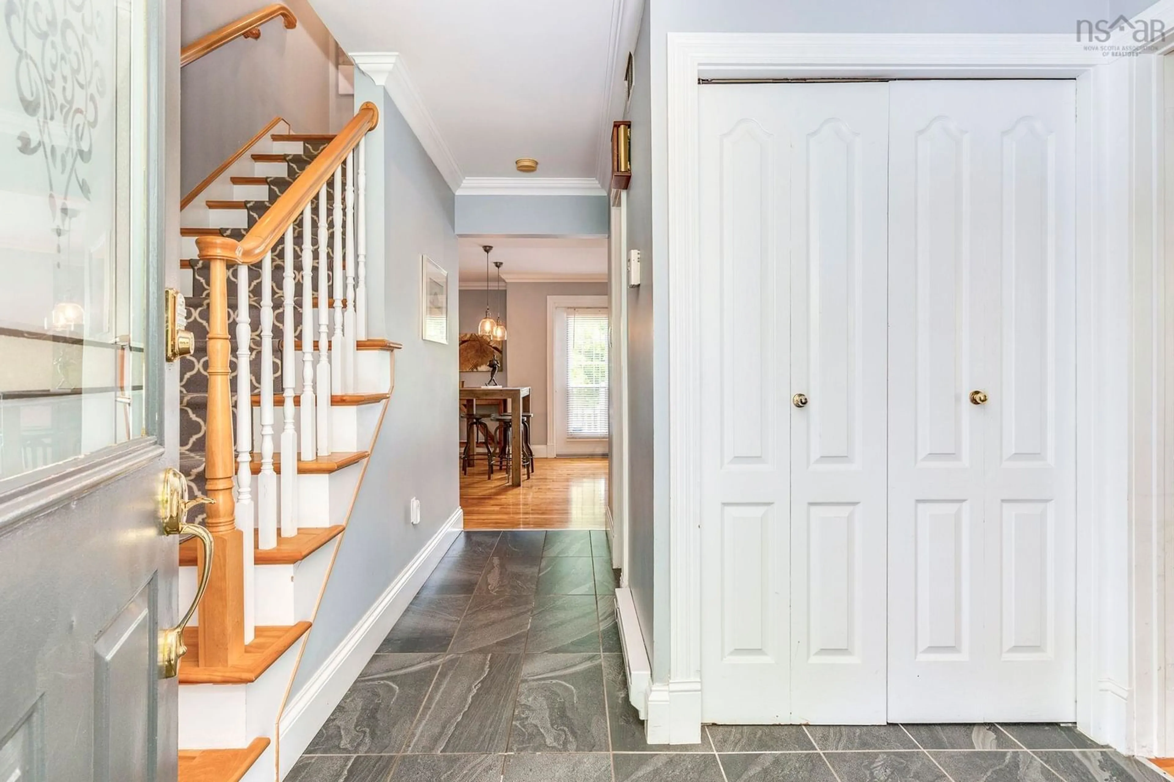 Indoor entryway for 74 Golf Links Rd, Bedford Nova Scotia B4A 2J3