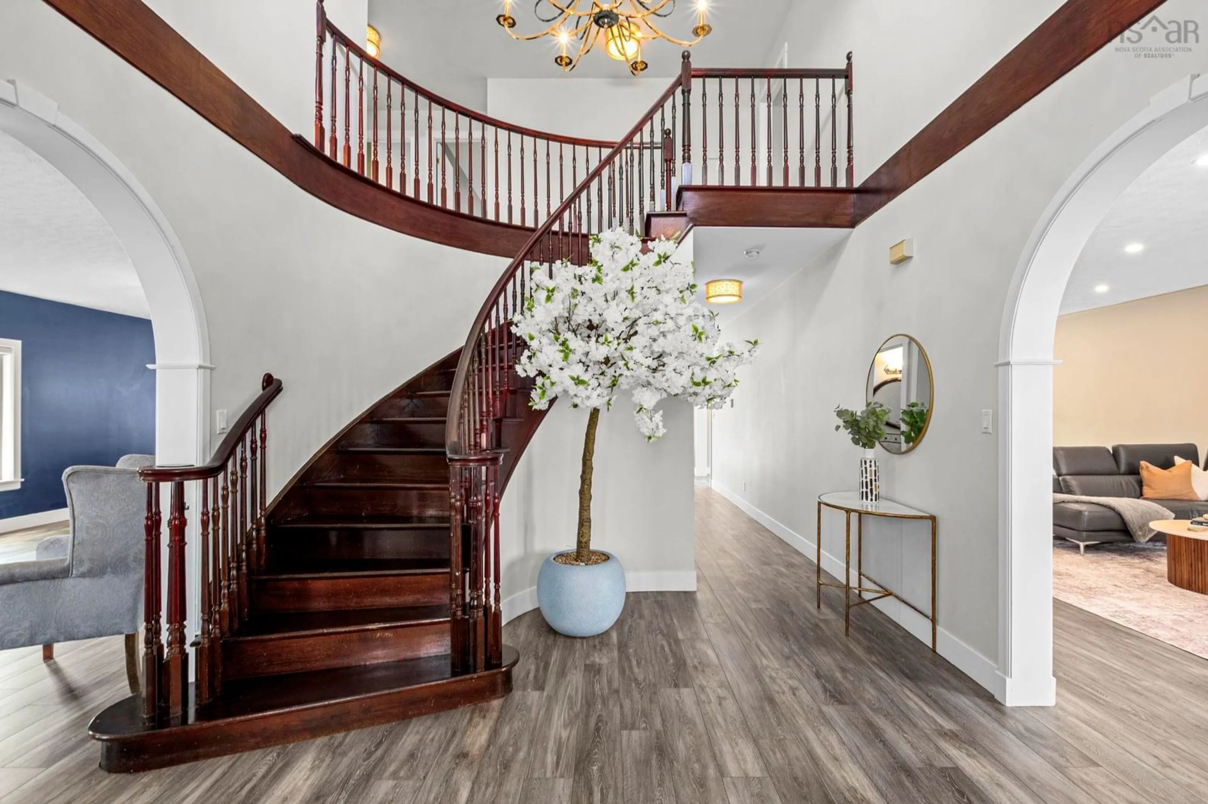 Indoor foyer for 31 Lancaster Dr, Dartmouth Nova Scotia B3S 1E7