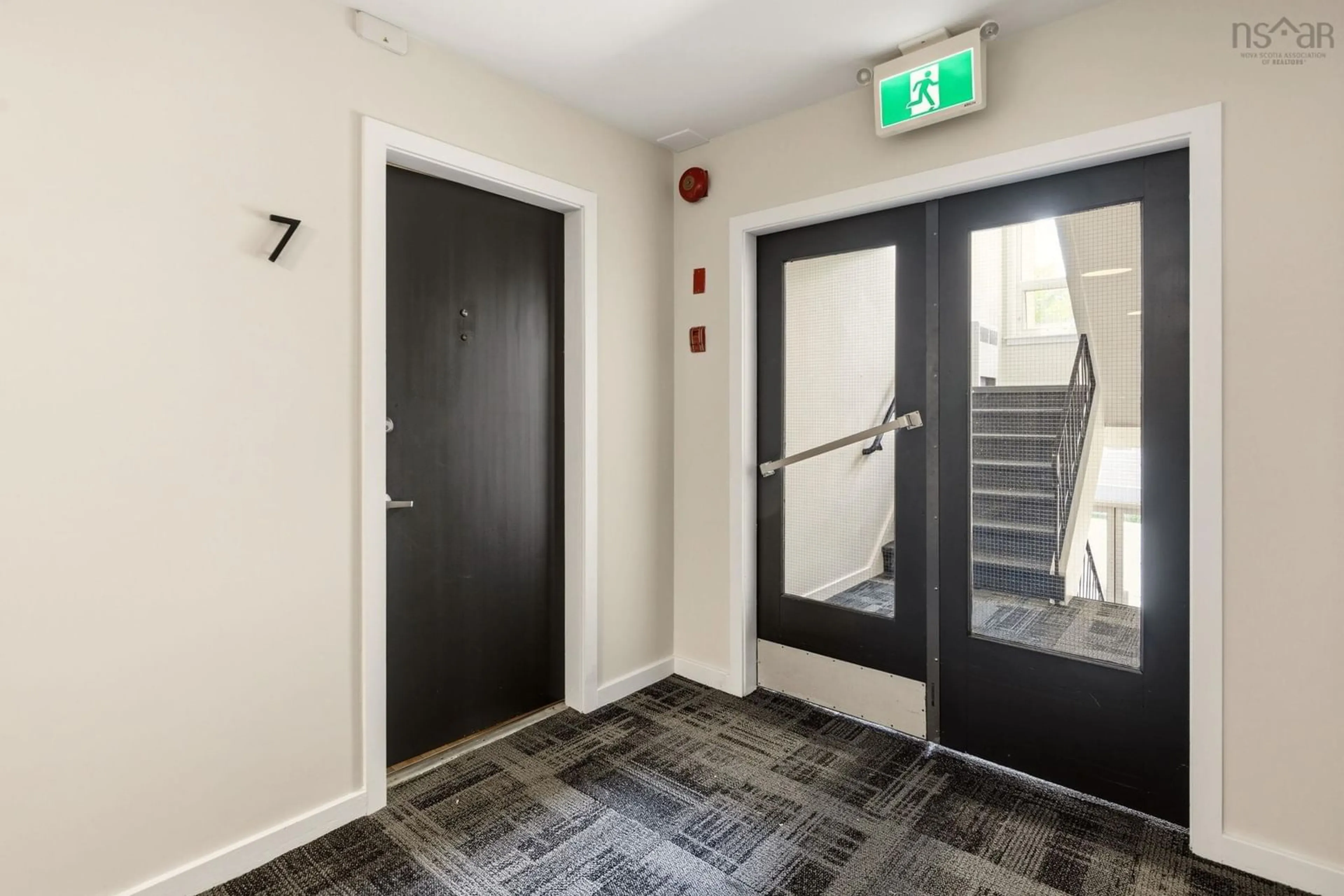 Indoor foyer for 6269 Cork St #7, Halifax Nova Scotia B3L 1Y8