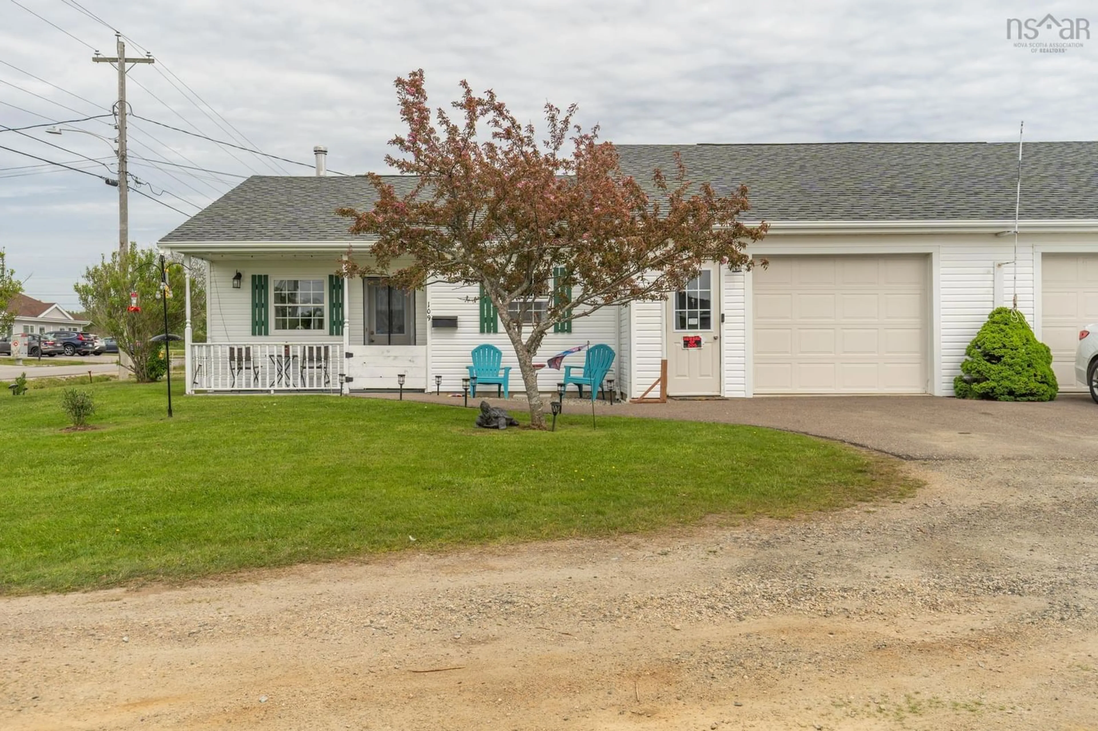 A pic from outside/outdoor area/front of a property/back of a property/a pic from drone, street for 109 South East St, Yarmouth Nova Scotia B5A 3P9