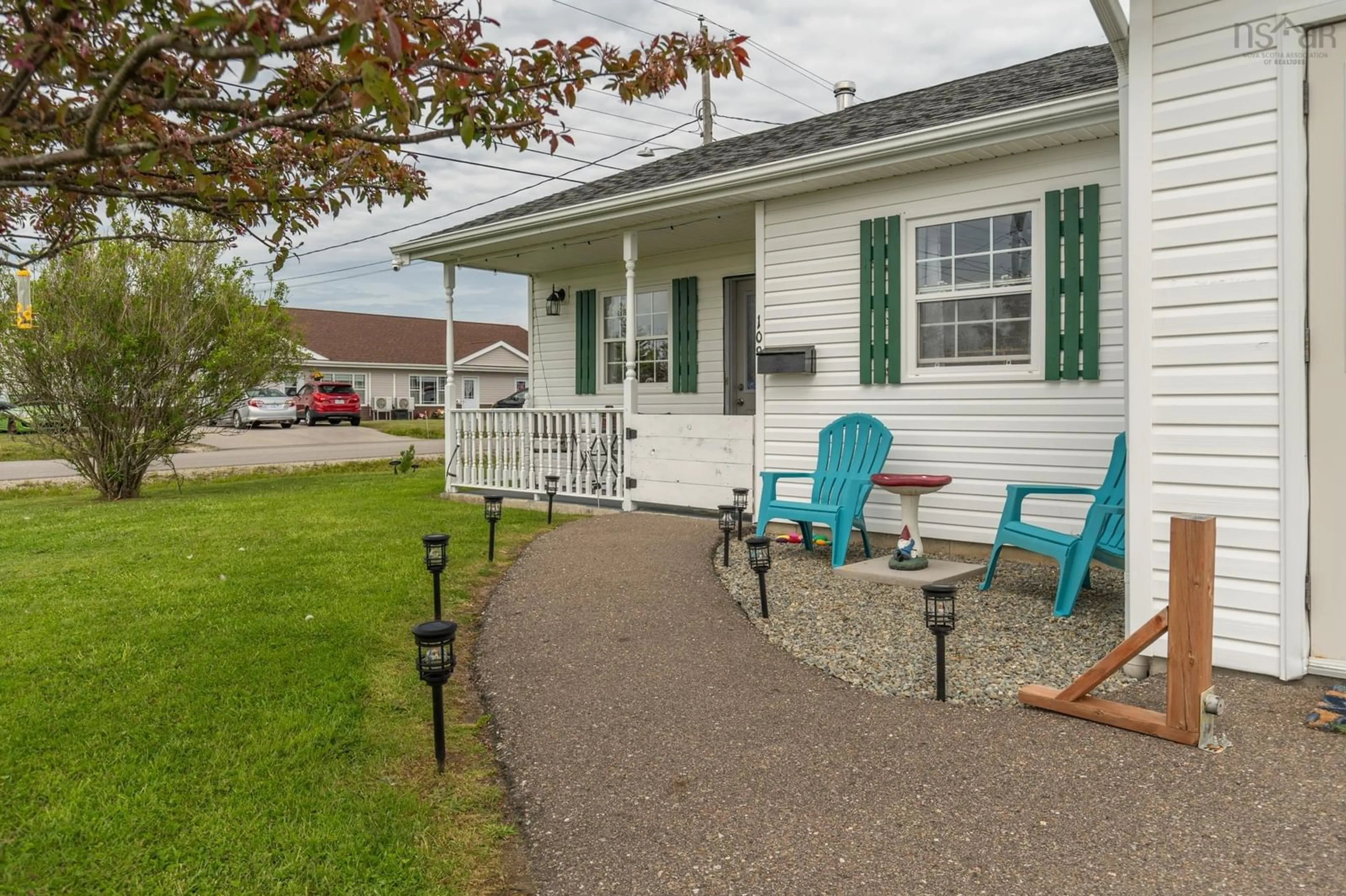 Patio, street for 109 South East St, Yarmouth Nova Scotia B5A 3P9