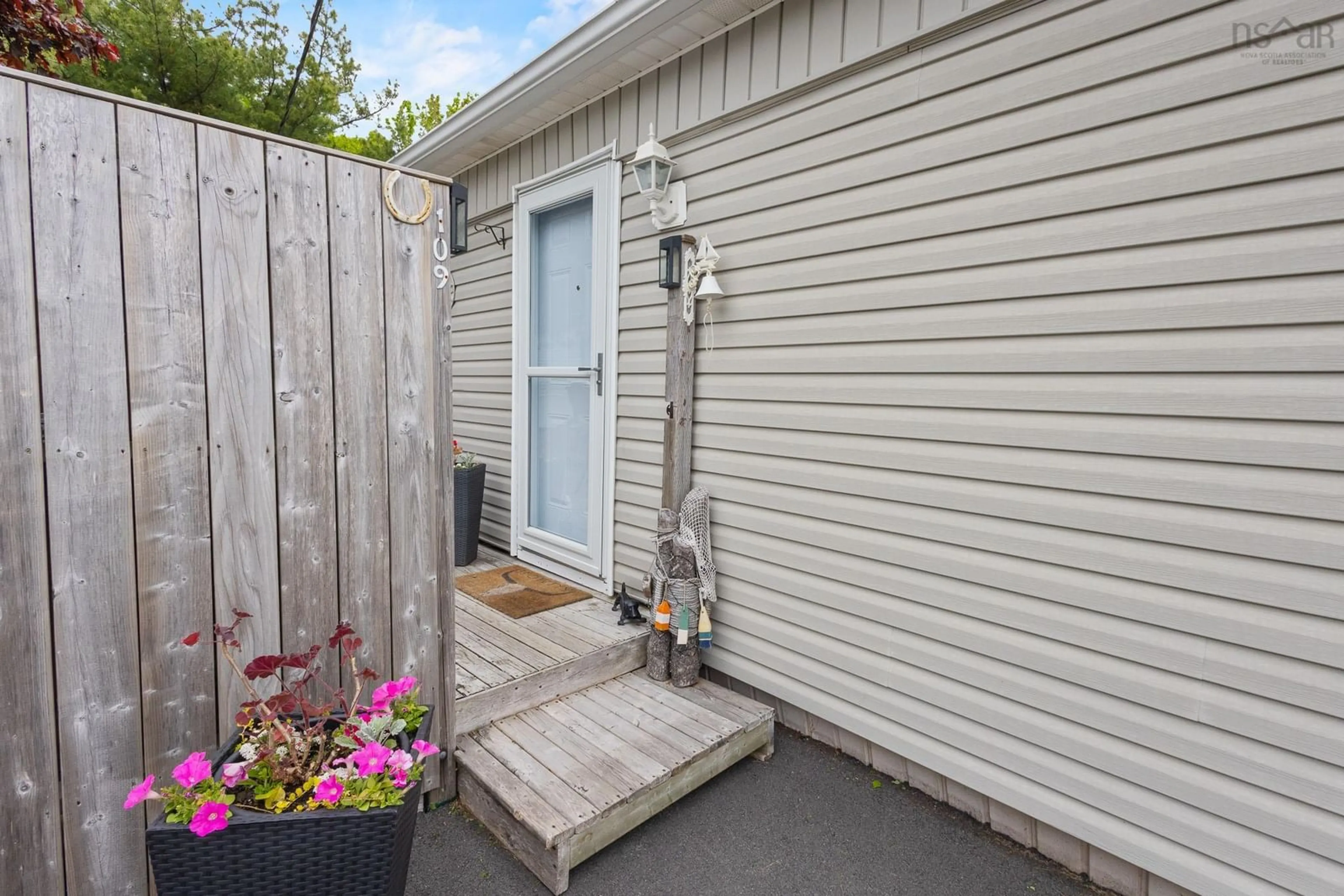 Patio, street for 109 Hilltop Dr, Lower Sackville Nova Scotia B4C 2P5