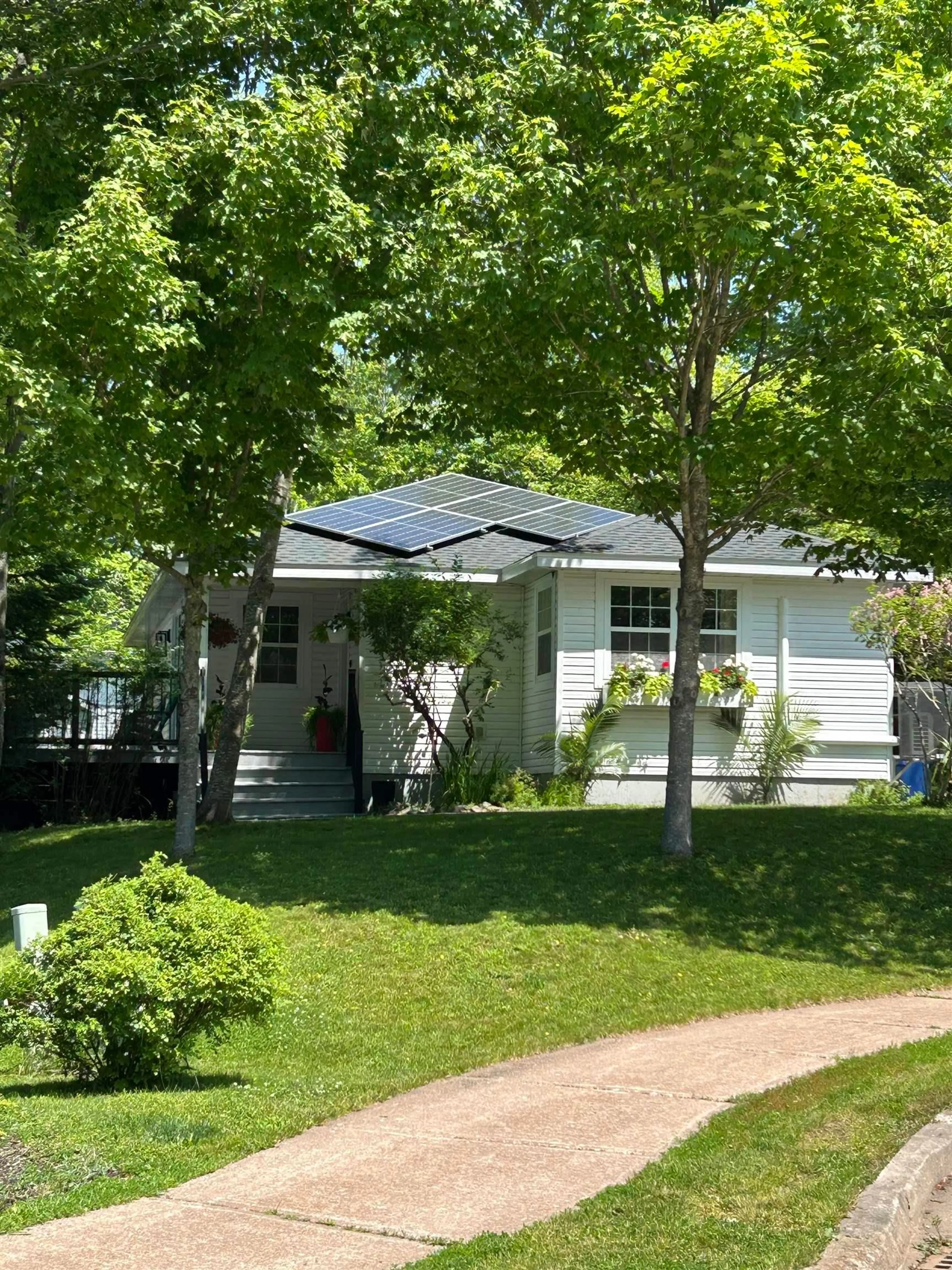 Home with vinyl exterior material, street for 21 Heritage Place, Truro Nova Scotia B2N 6J4