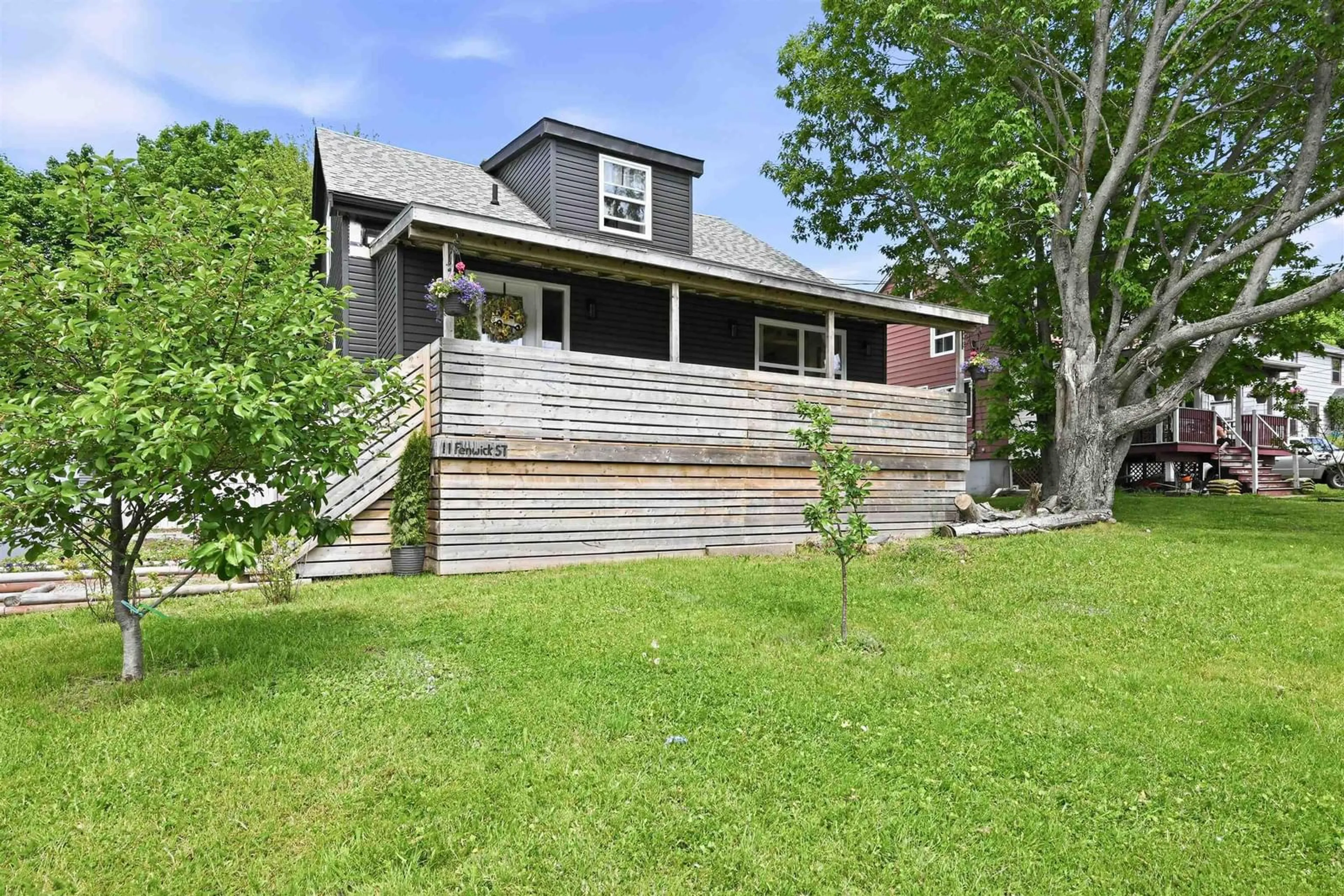 A pic from outside/outdoor area/front of a property/back of a property/a pic from drone, unknown for 11 Fenwick St, Dartmouth Nova Scotia B2Y 2J8