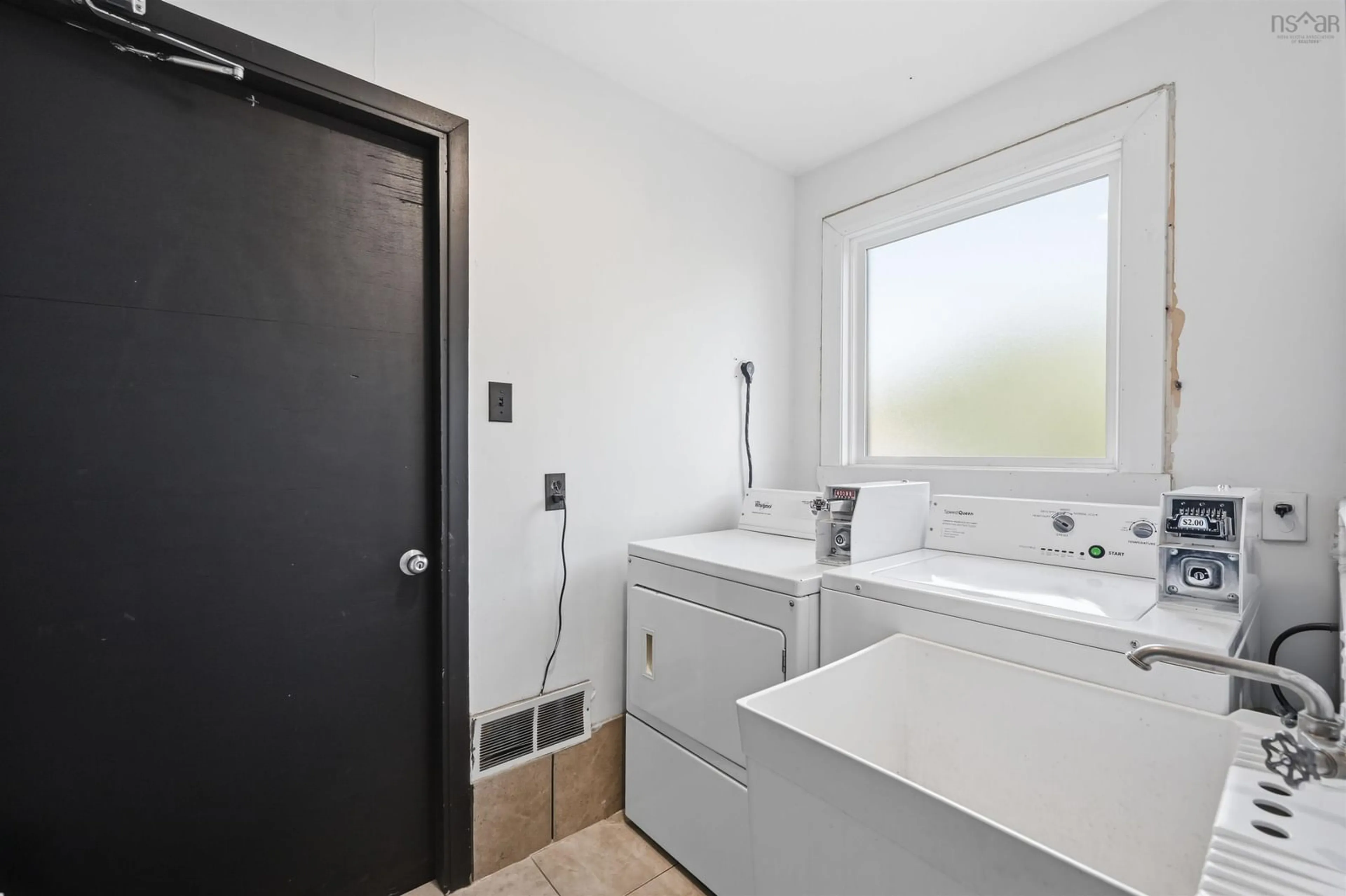 Standard bathroom, ceramic/tile floor for 10 Mcfatridge Rd, Fairview Nova Scotia B3N 2R4