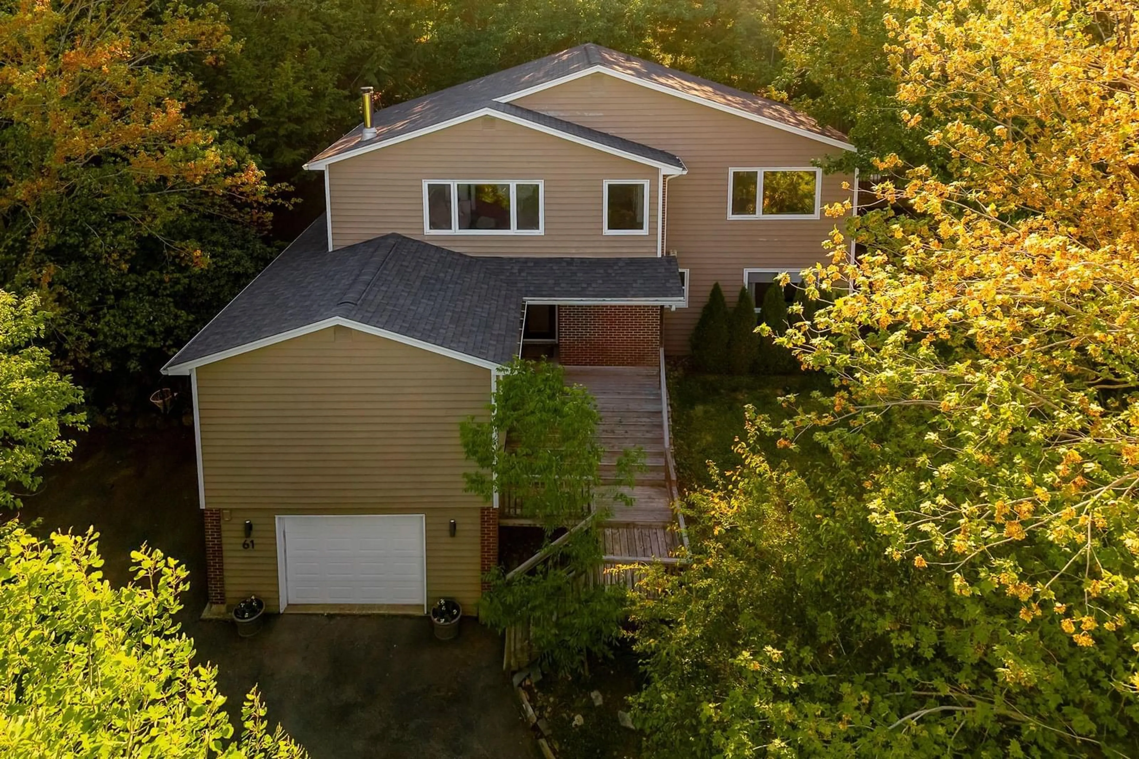 A pic from outside/outdoor area/front of a property/back of a property/a pic from drone, street for 61 Donaldson Ave, Halifax Nova Scotia B3M 3B4