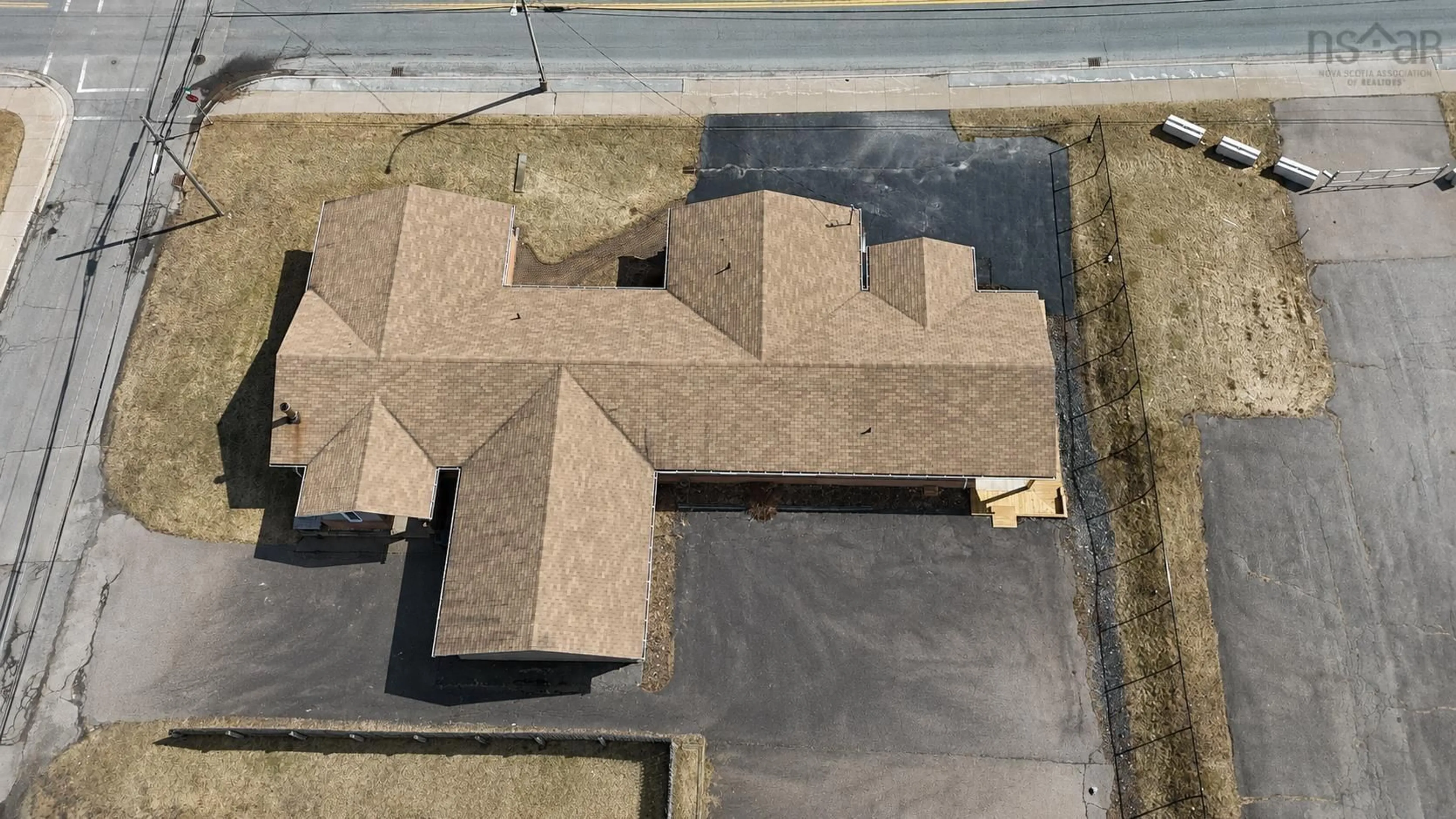 A pic from outside/outdoor area/front of a property/back of a property/a pic from drone, building for 507 King St, New Waterford Nova Scotia B1H 3Y8
