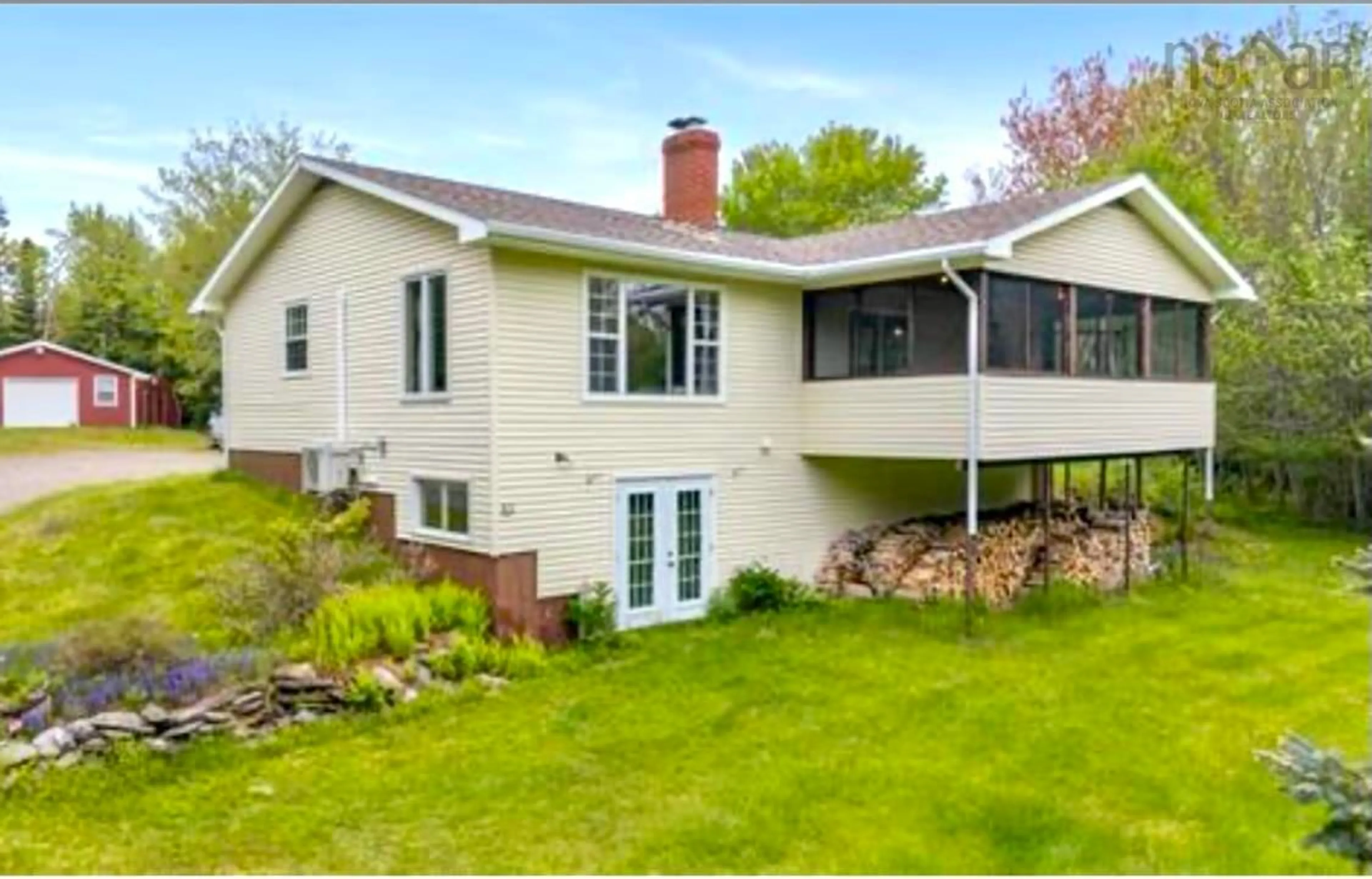 Home with vinyl exterior material, unknown for 45 Hospital Rd, Sherbrooke Nova Scotia B0J 3C0