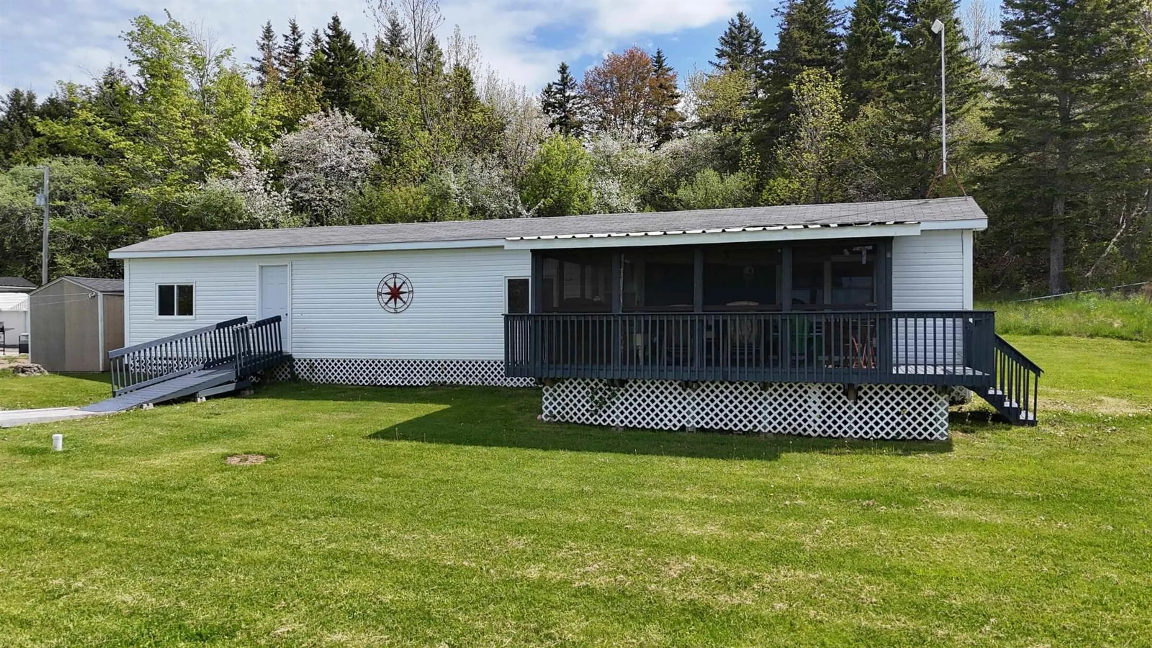 Home with vinyl exterior material, unknown for 2952 Highway 395, East Lake Ainslie Nova Scotia B0E 3M0