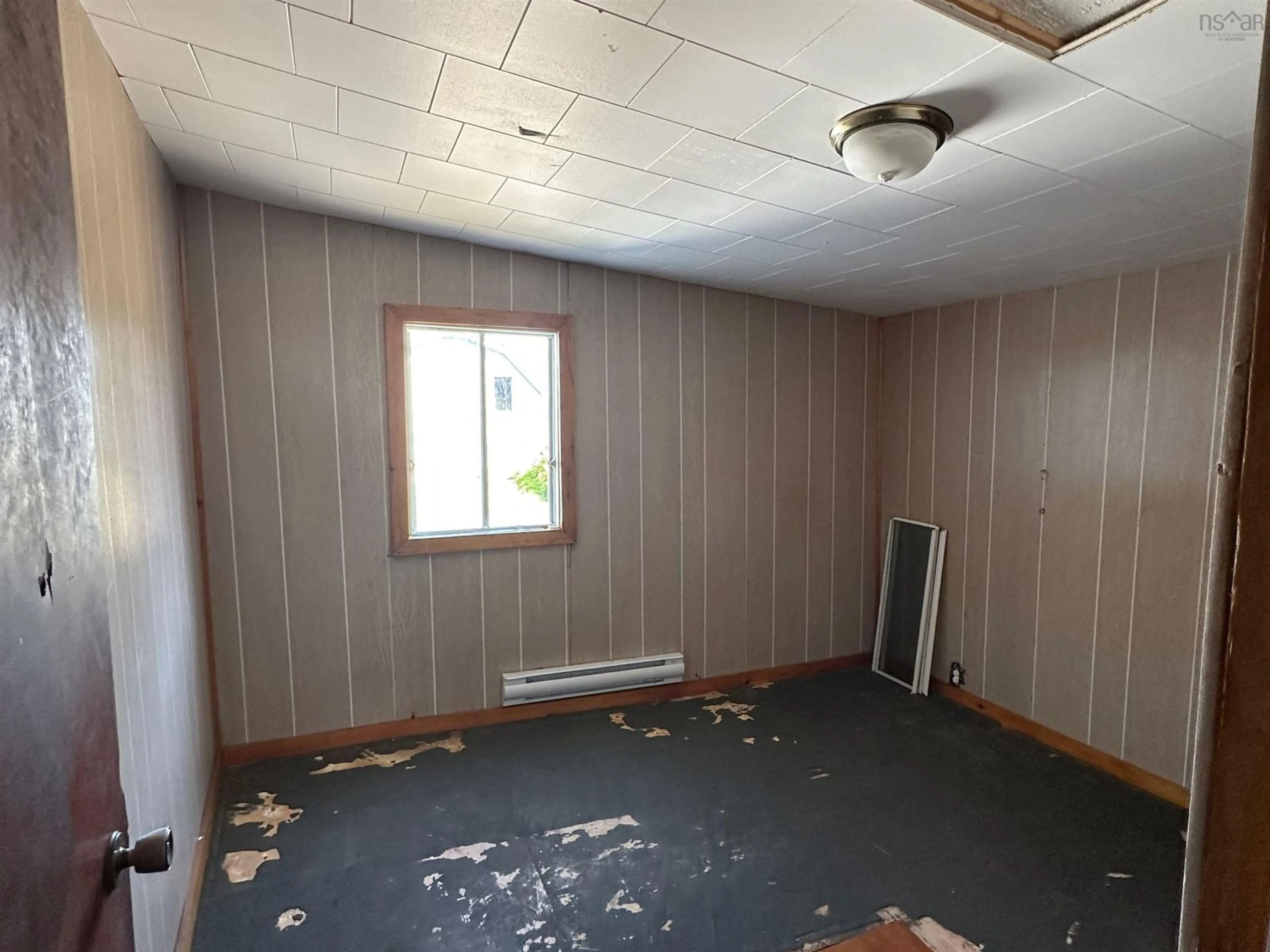 A pic of a room for 11-13 Kirk St, Yarmouth Nova Scotia B5A 1S6