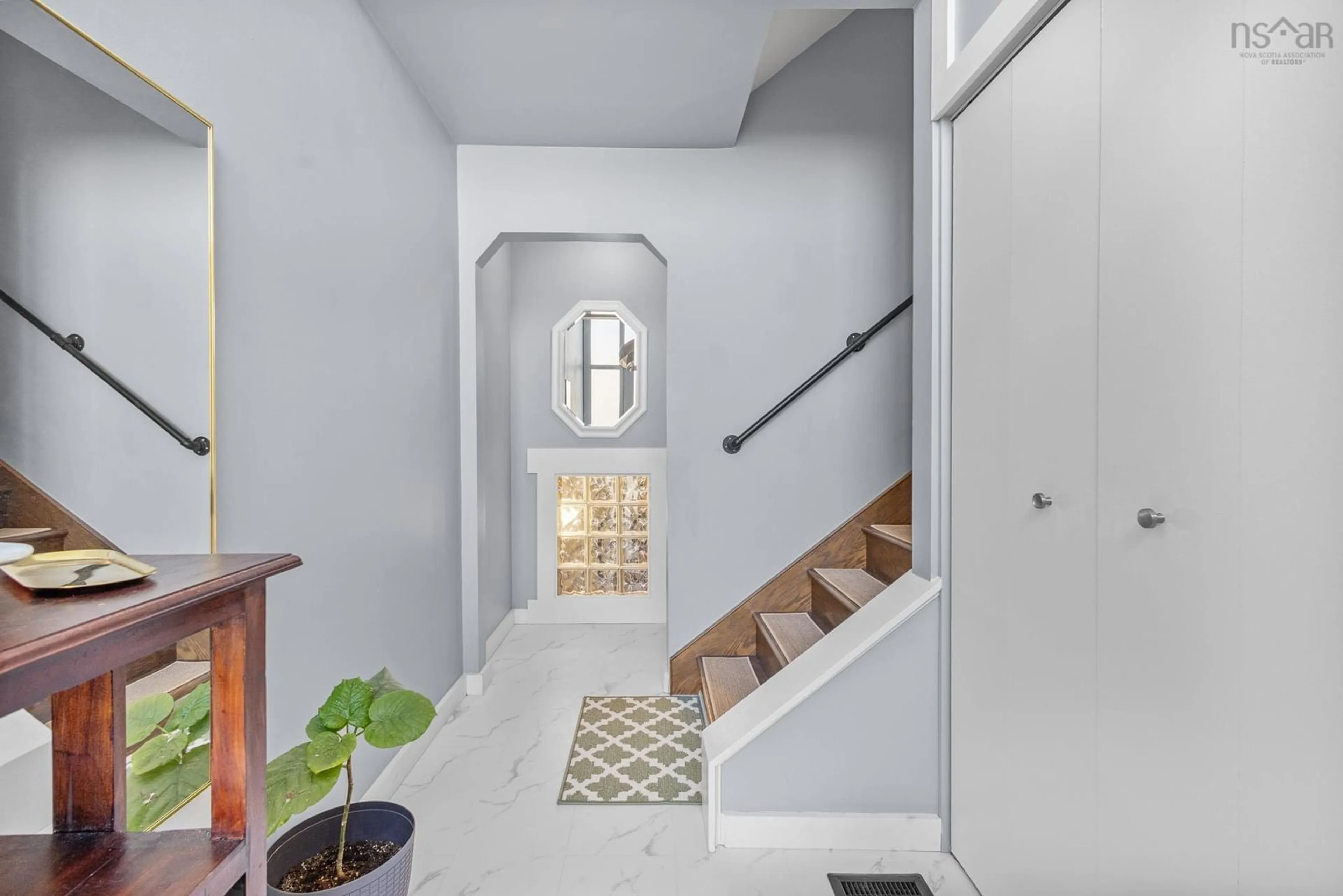 Indoor entryway for 104 Forestside Cres, Halifax Nova Scotia B3M 1M4