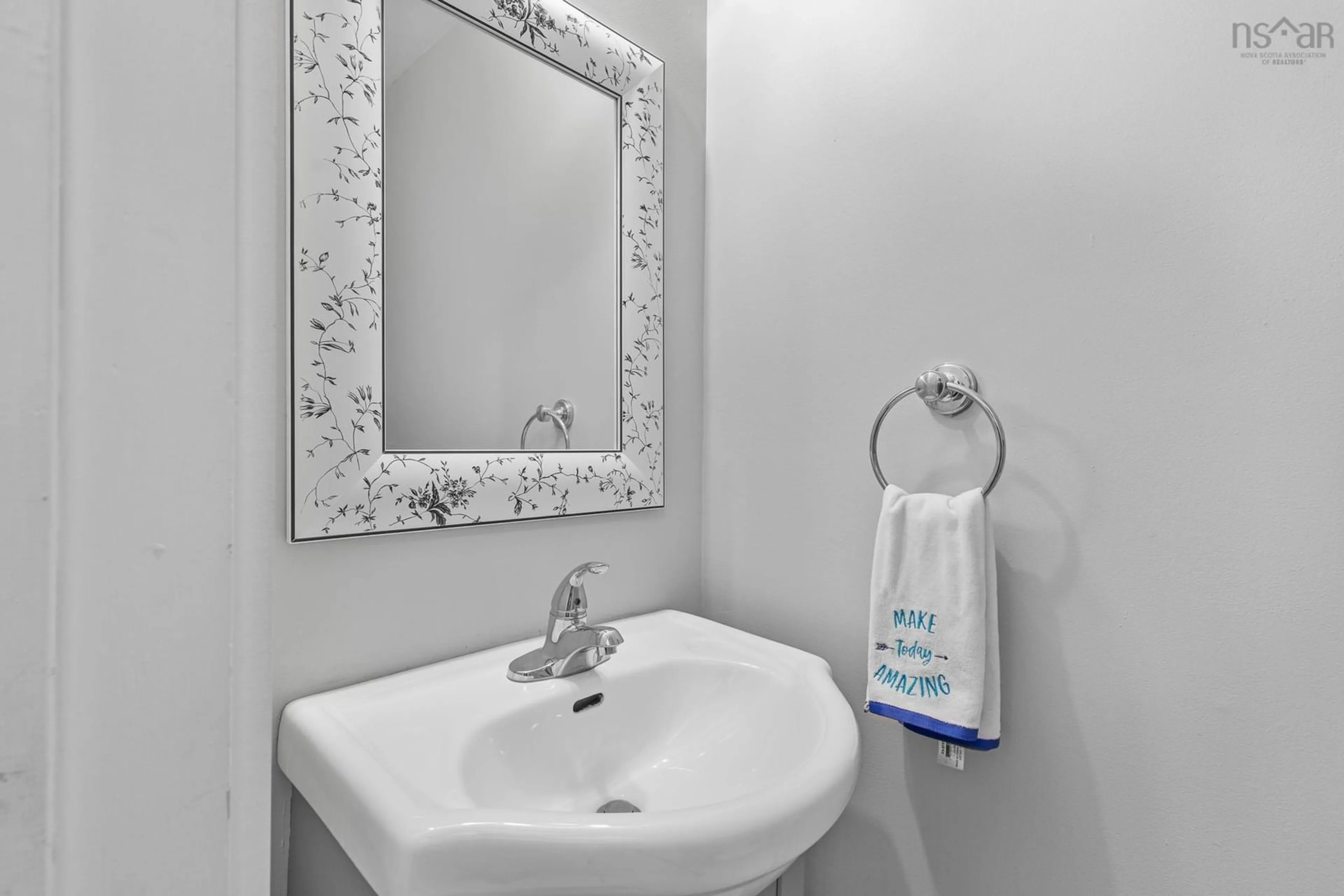 Standard bathroom, ceramic/tile floor for 104 Forestside Cres, Halifax Nova Scotia B3M 1M4