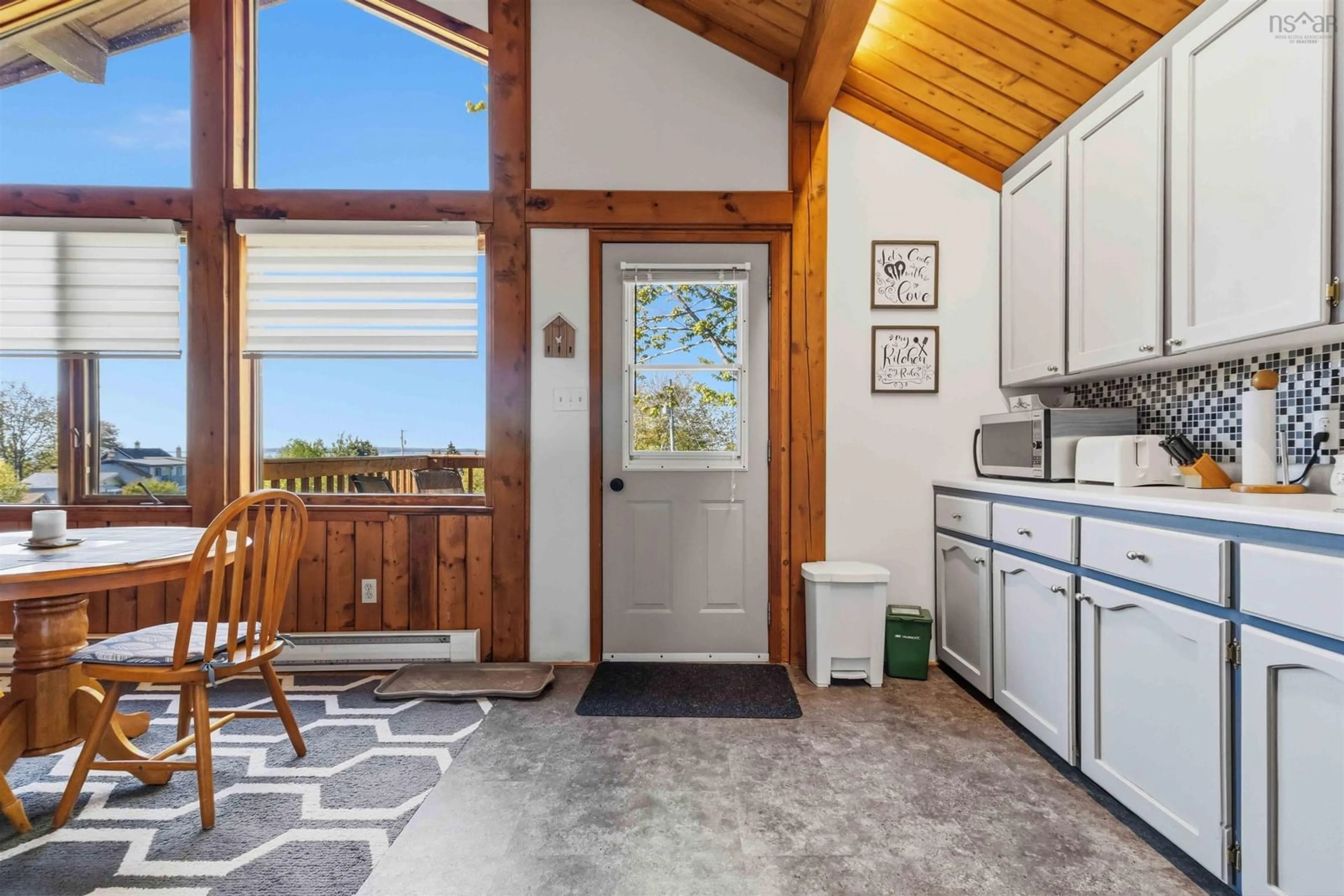 Indoor entryway for 11 Beach View Lane #B5, Summerville Centre Nova Scotia B0T 1T0