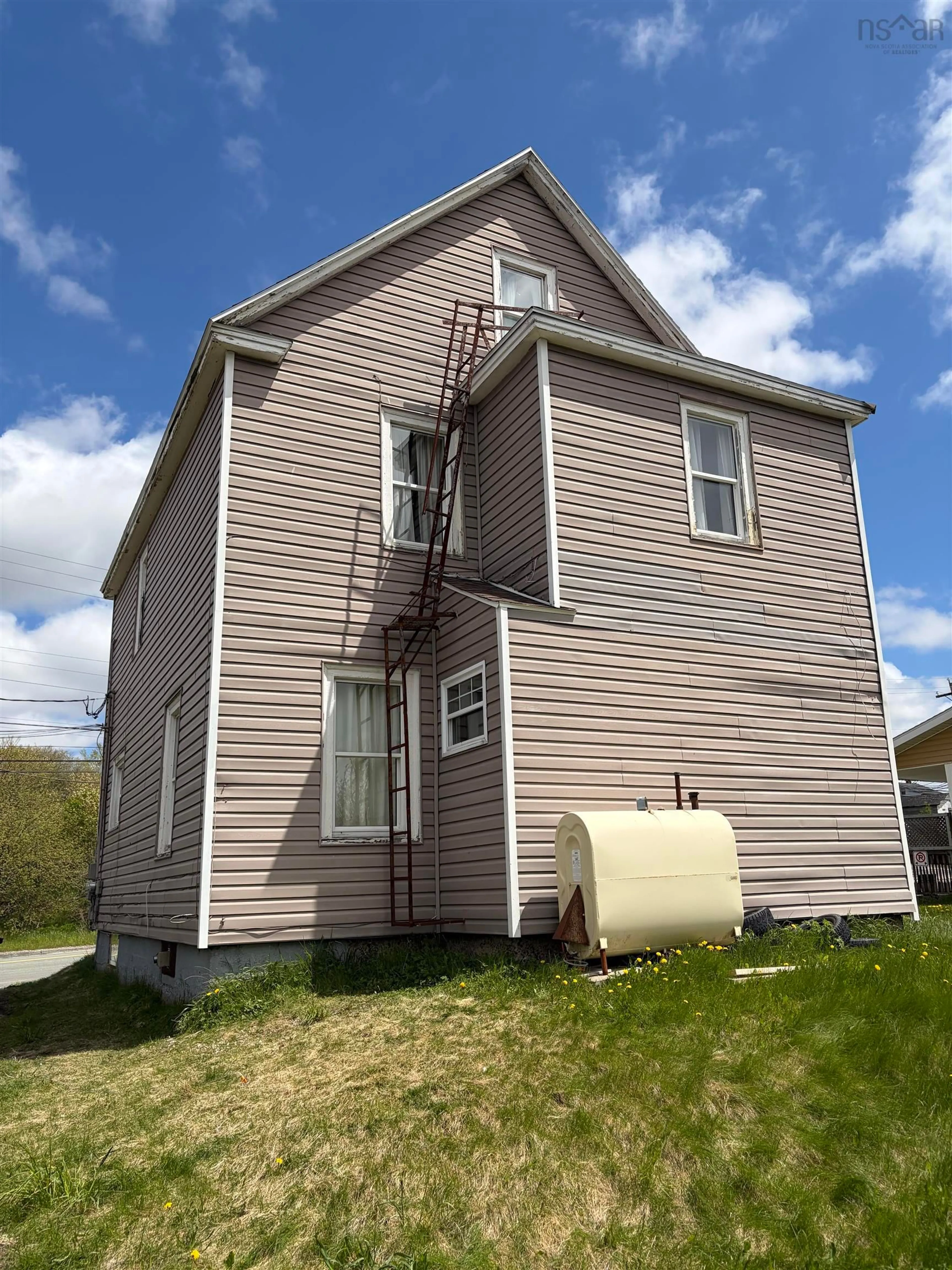 Home with vinyl exterior material, building for 1491 Victoria Rd, Whitney Pier Nova Scotia B1N 1M9