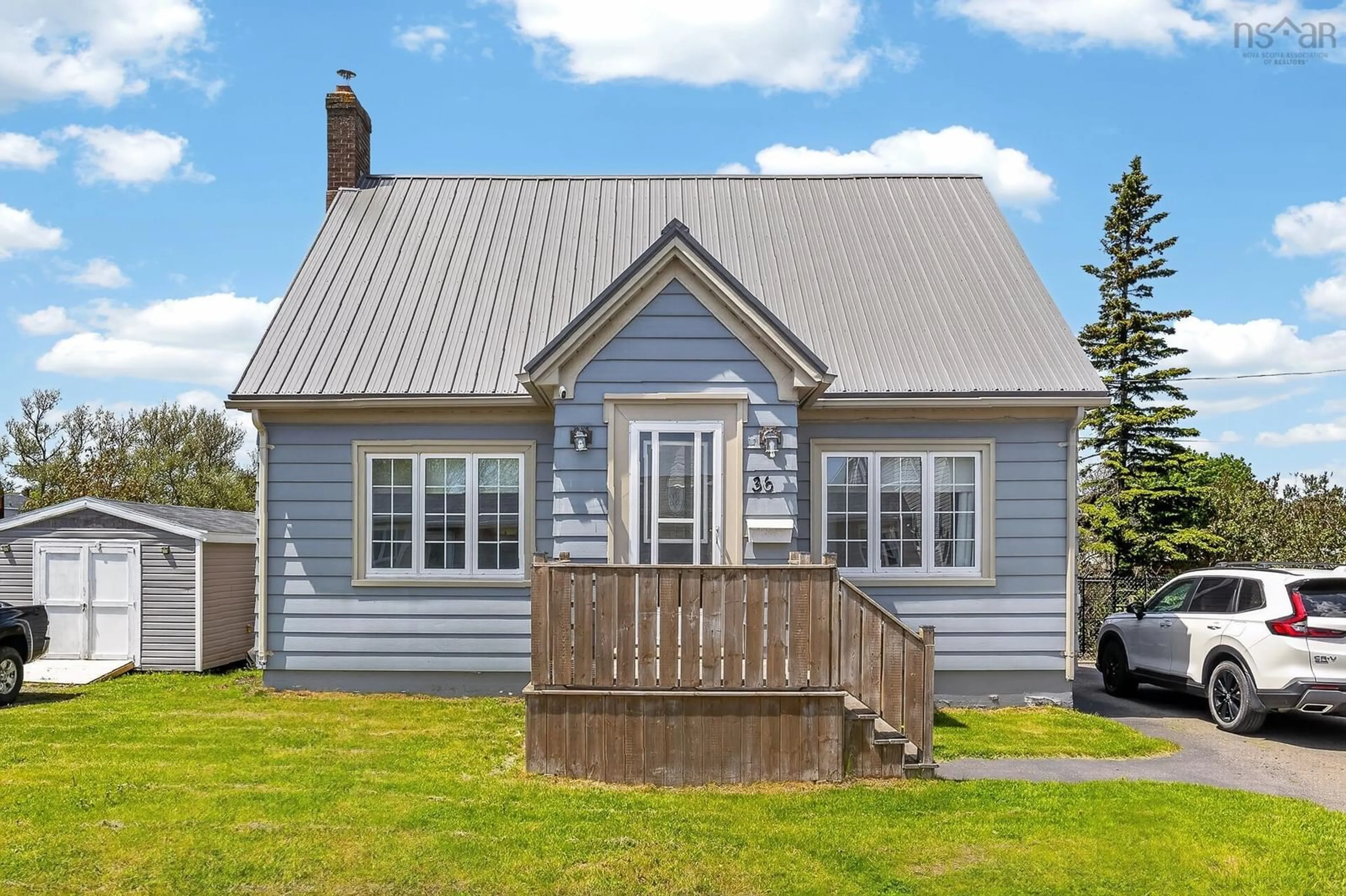 Home with vinyl exterior material, building for 36 Kent St, Glace Bay Nova Scotia B1A 1Z6