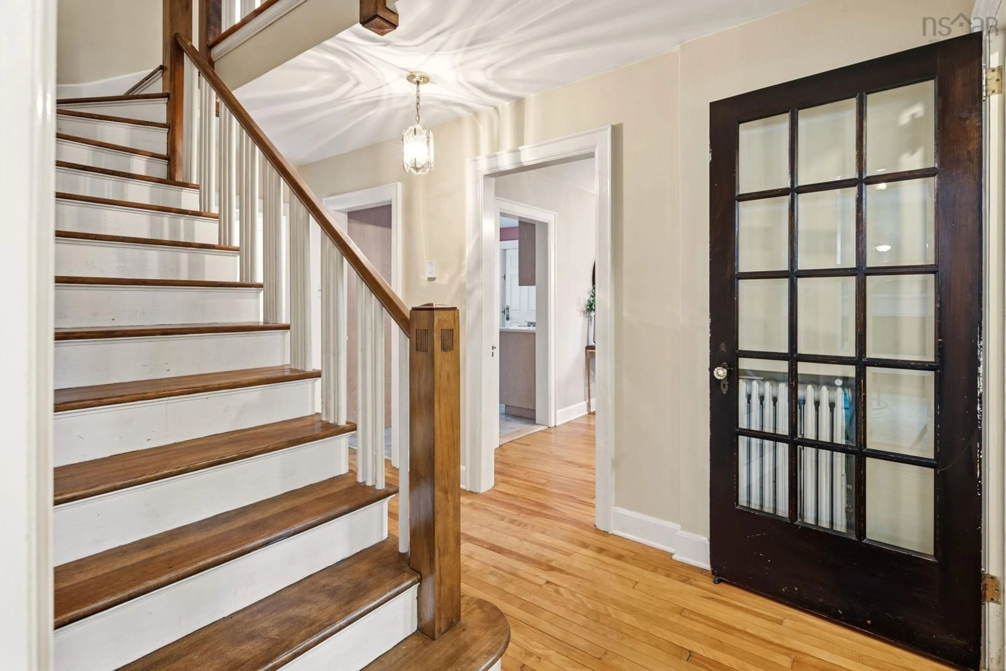 Indoor entryway for 1176 Studley Ave, Halifax Nova Scotia B3H 3R7