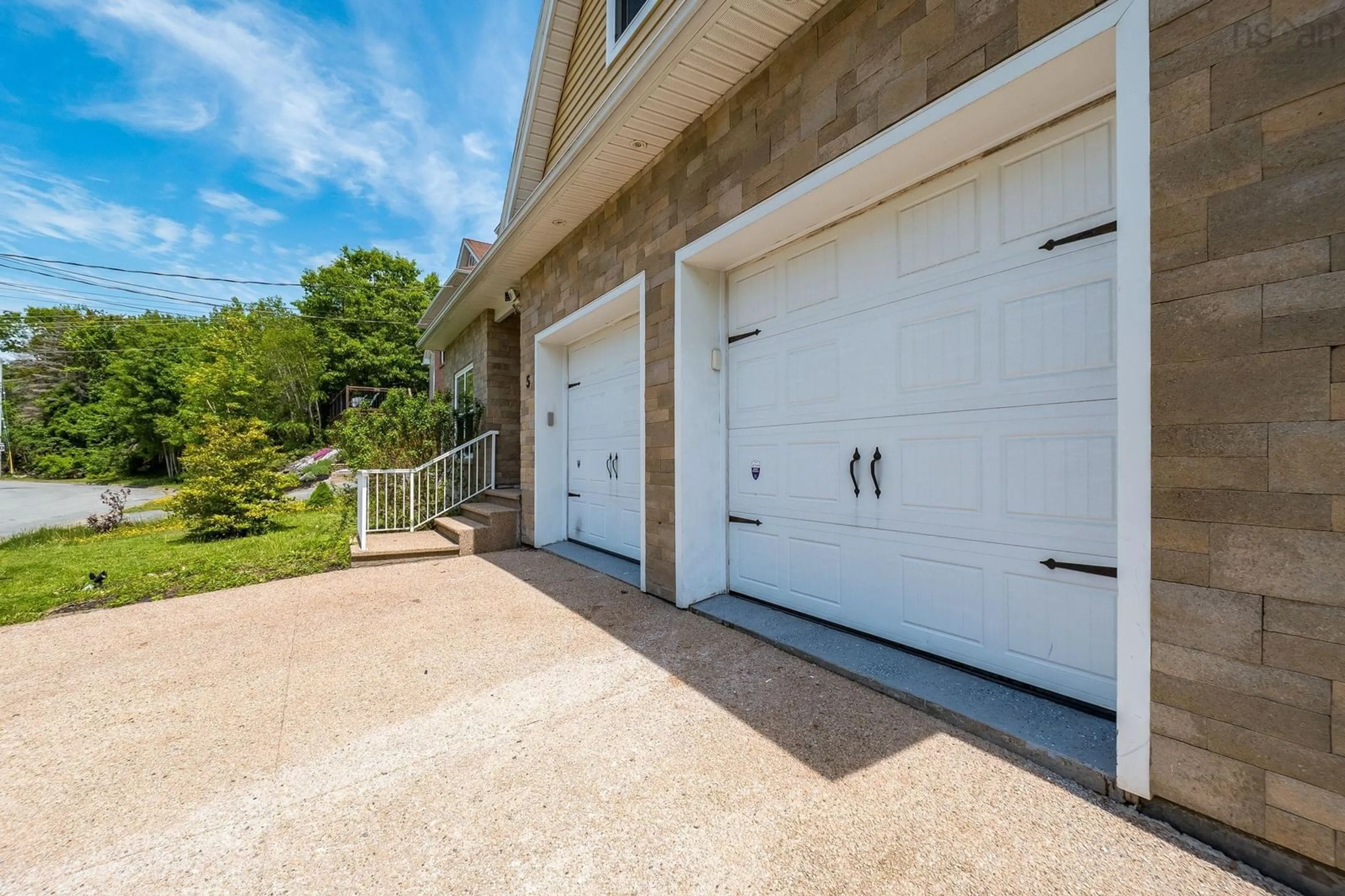 Indoor garage for 5 Brentwood Dr, Bedford Nova Scotia B4A 3R2