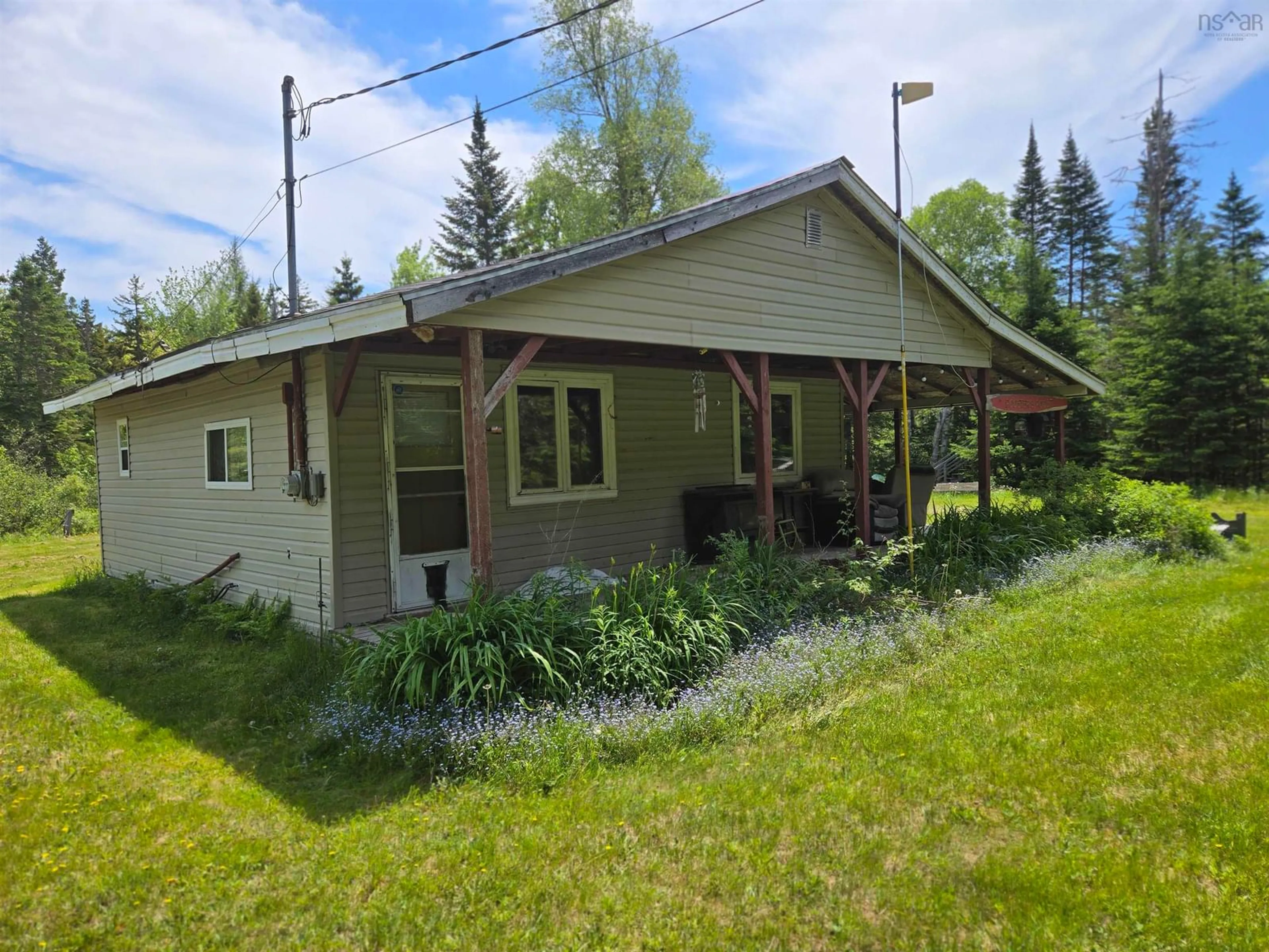 Shed for 214 New Brittain Rd, Five Islands Nova Scotia B0M 1J0