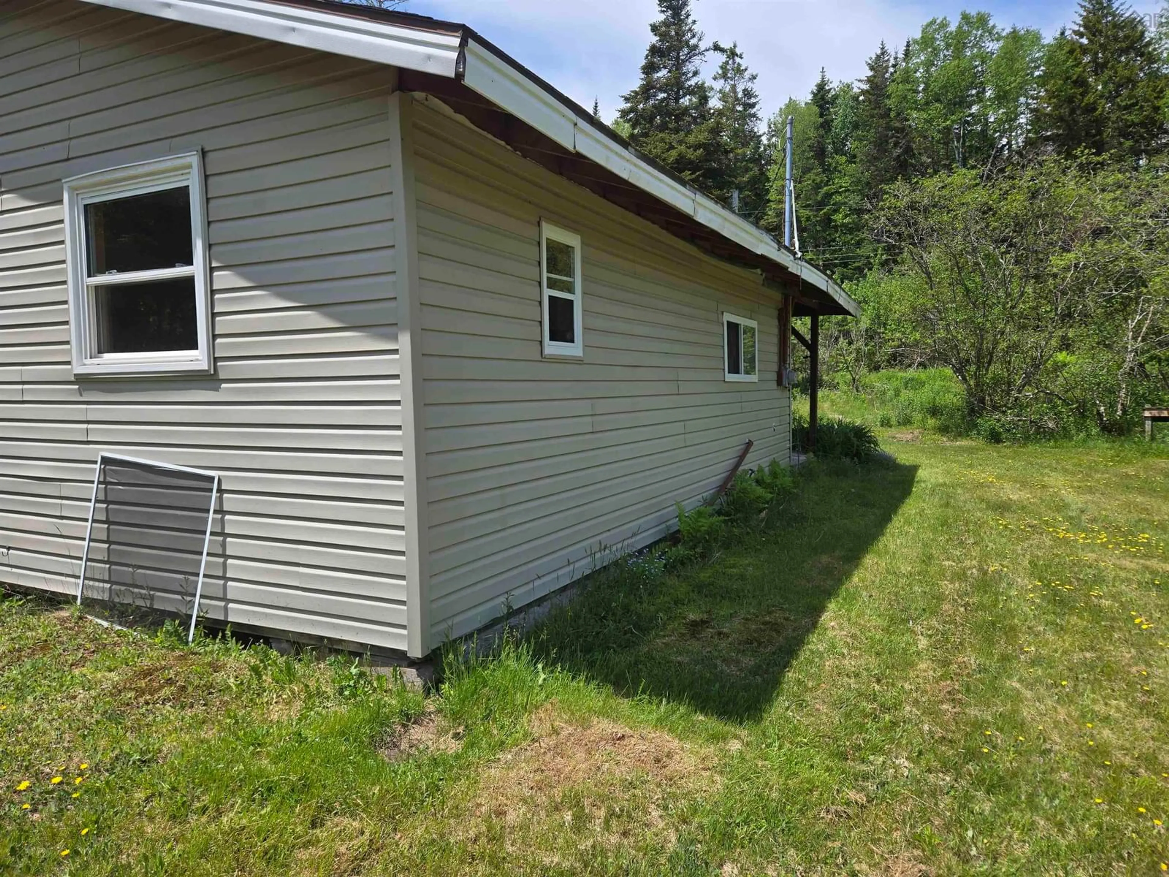 Shed for 214 New Brittain Rd, Five Islands Nova Scotia B0M 1J0