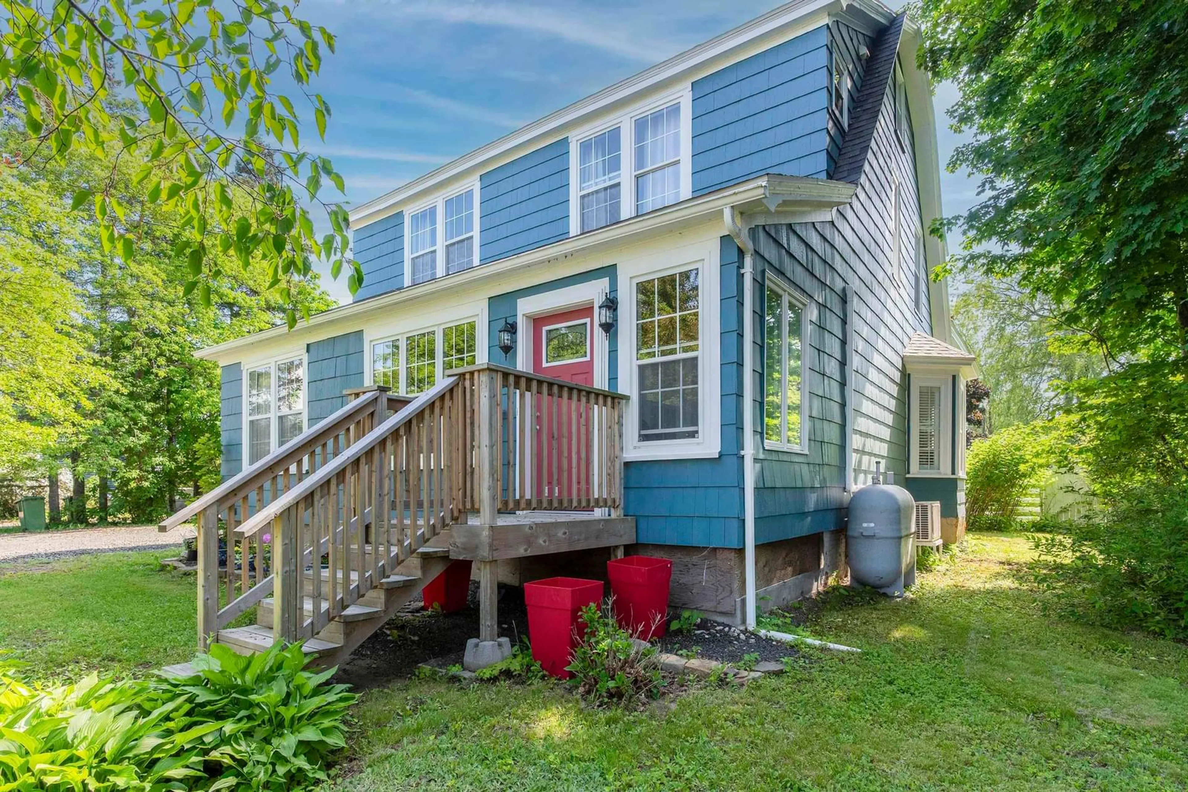 Home with vinyl exterior material, street for 145 Commercial St, Middleton Nova Scotia B0P 1S0