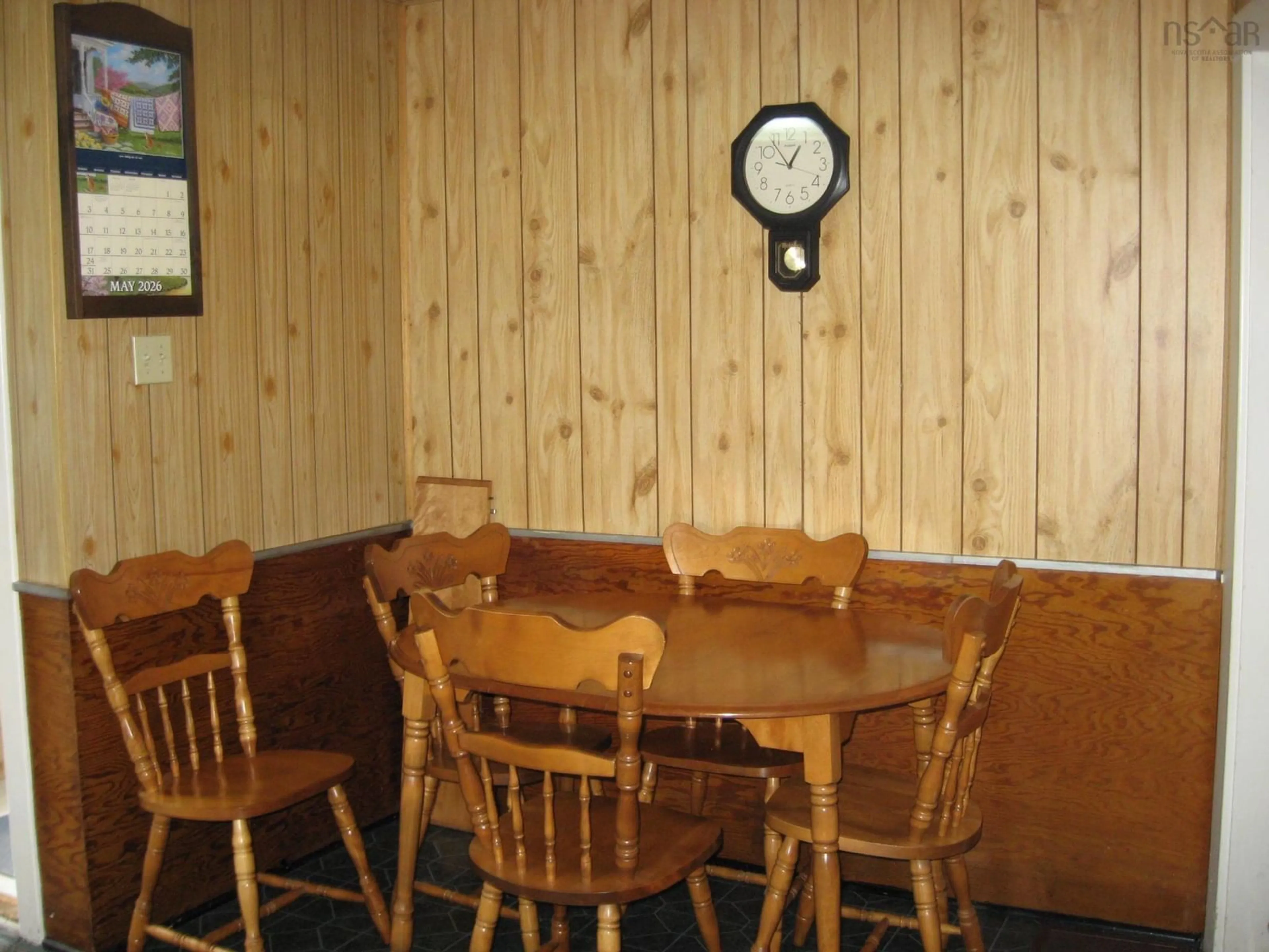 Dining room, wood/laminate floor for 19 Poplar St, Brooklyn Nova Scotia B0J 1H0