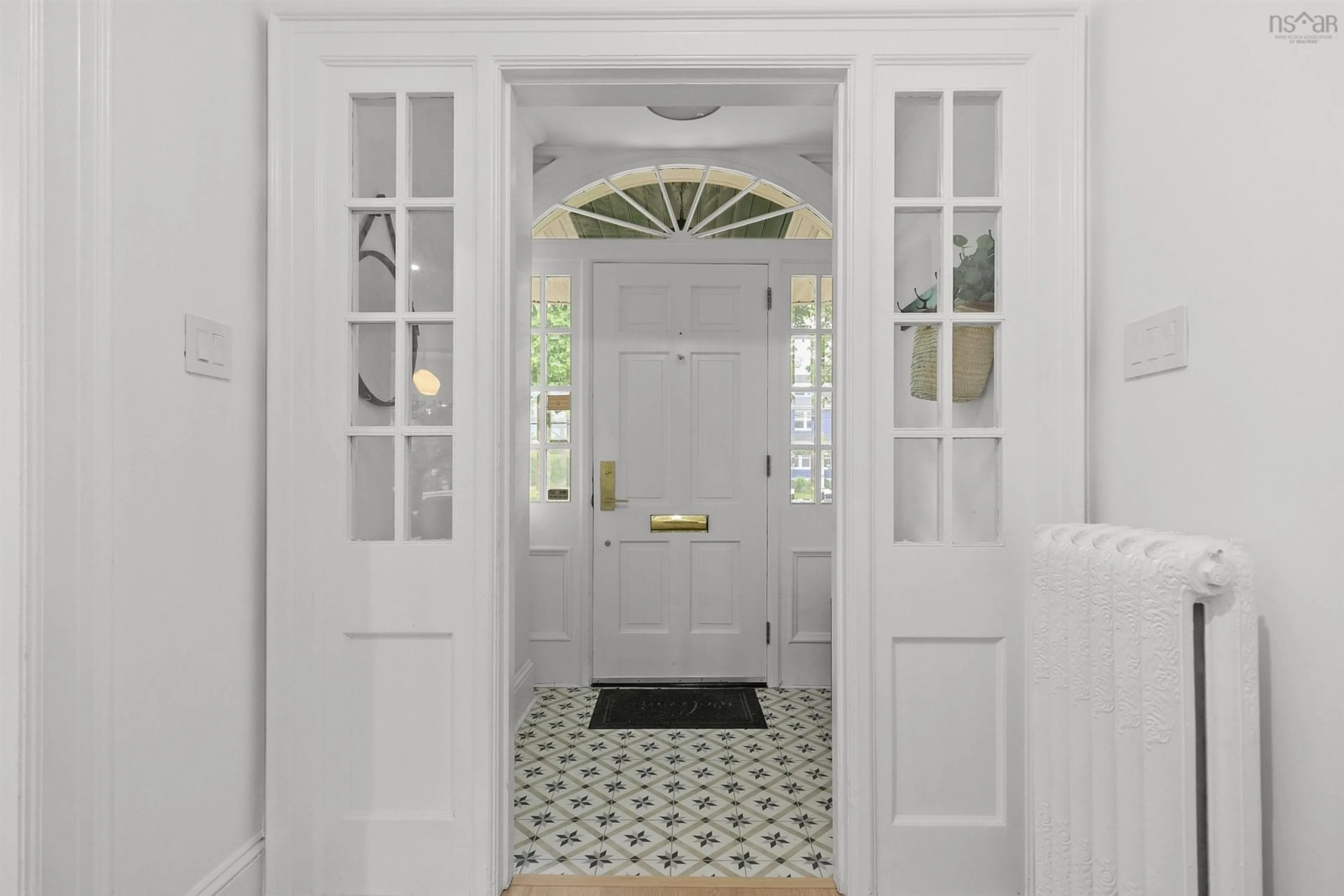 Indoor entryway for 6196 Oakland Rd, Halifax Nova Scotia B3H 1P2