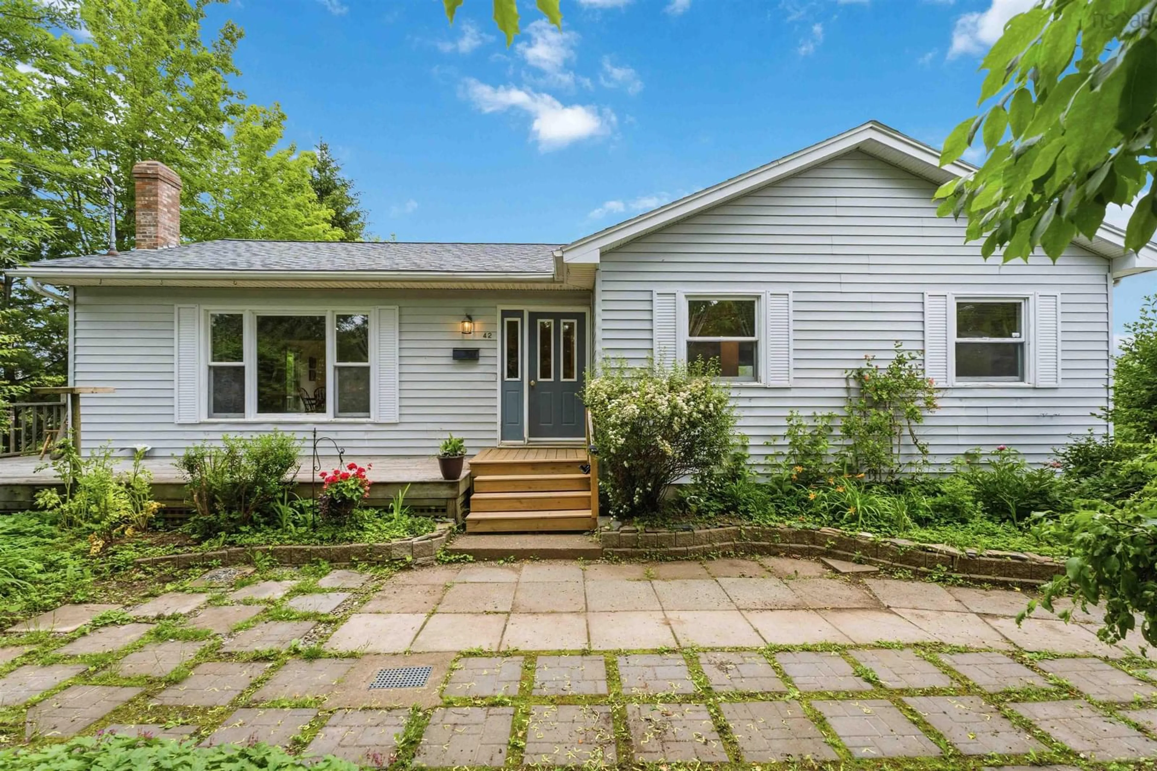 A pic from outside/outdoor area/front of a property/back of a property/a pic from drone, street for 42 Fowler St, Wolfville Nova Scotia B4P 1M4