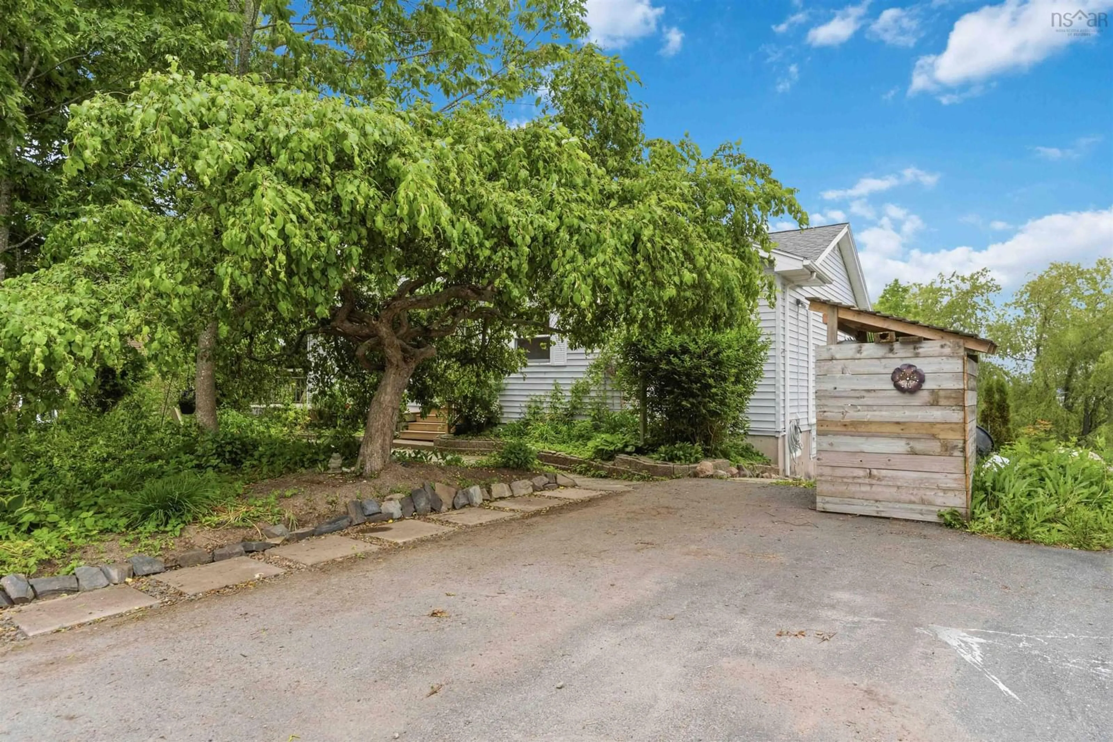 Unknown for 42 Fowler St, Wolfville Nova Scotia B4P 1M4