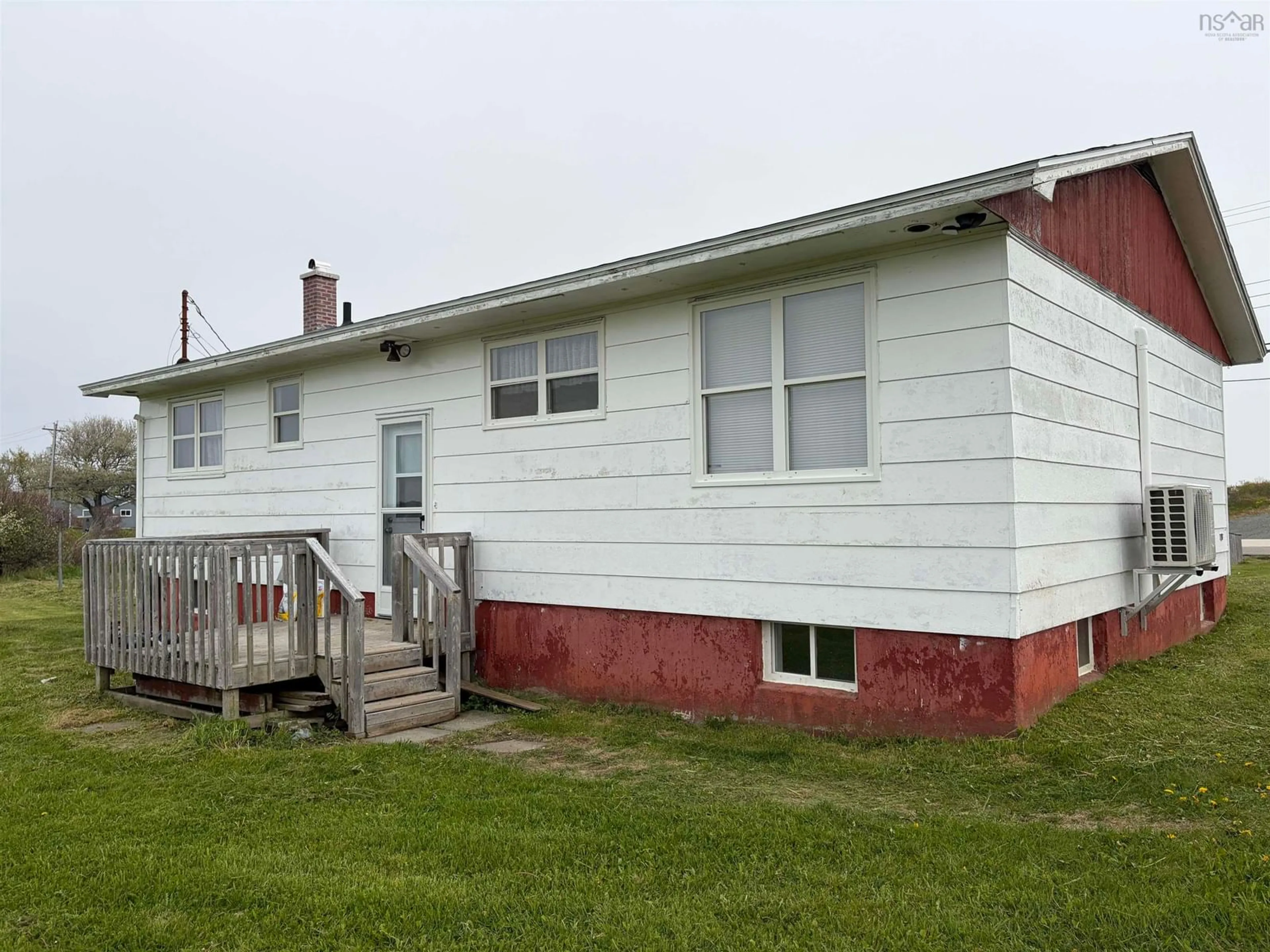 Home with vinyl exterior material, building for 67 South St, Donkin Nova Scotia B1A 6T1