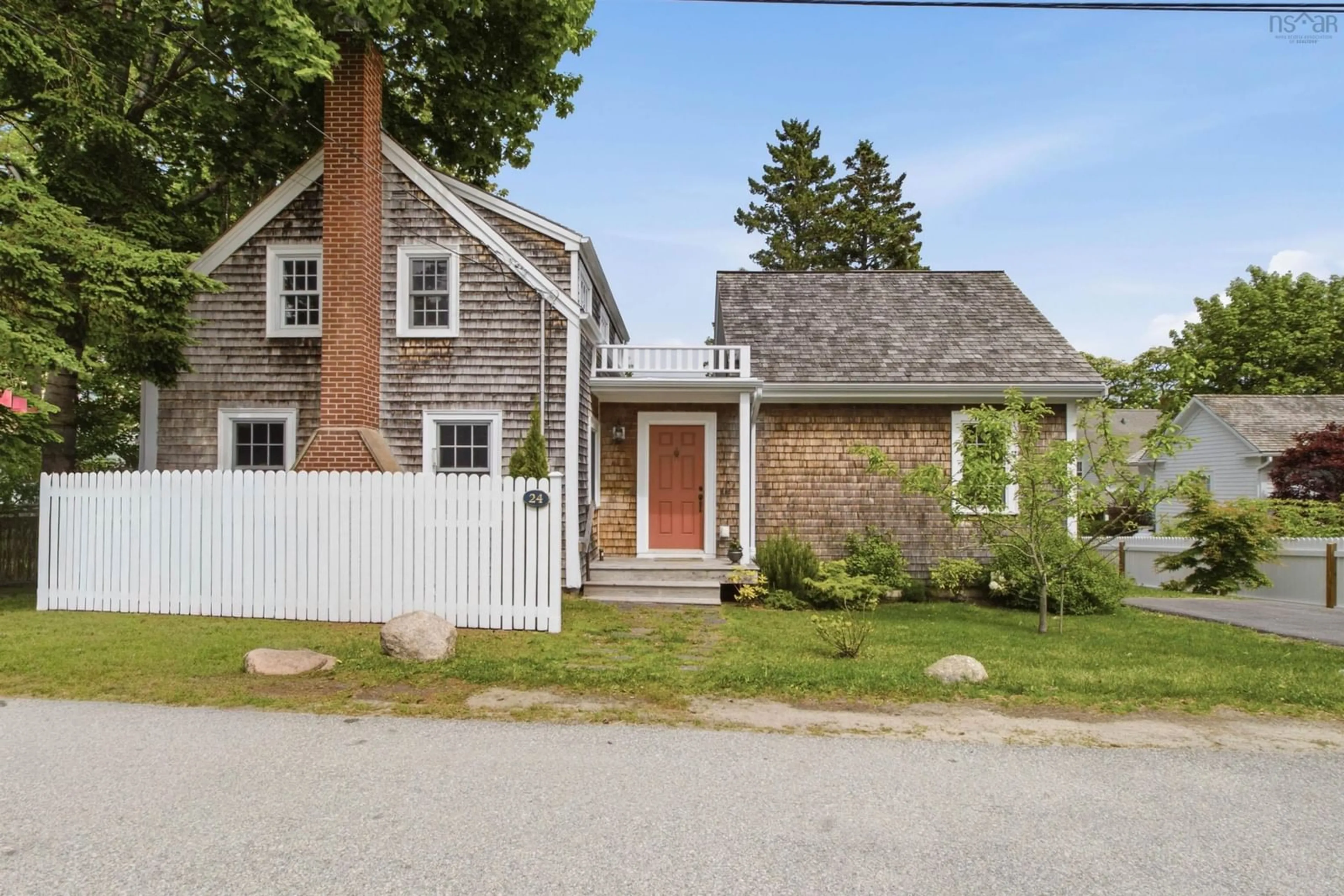 A pic from outside/outdoor area/front of a property/back of a property/a pic from drone, street for 24 Queen St, Chester Nova Scotia B0J 1J0