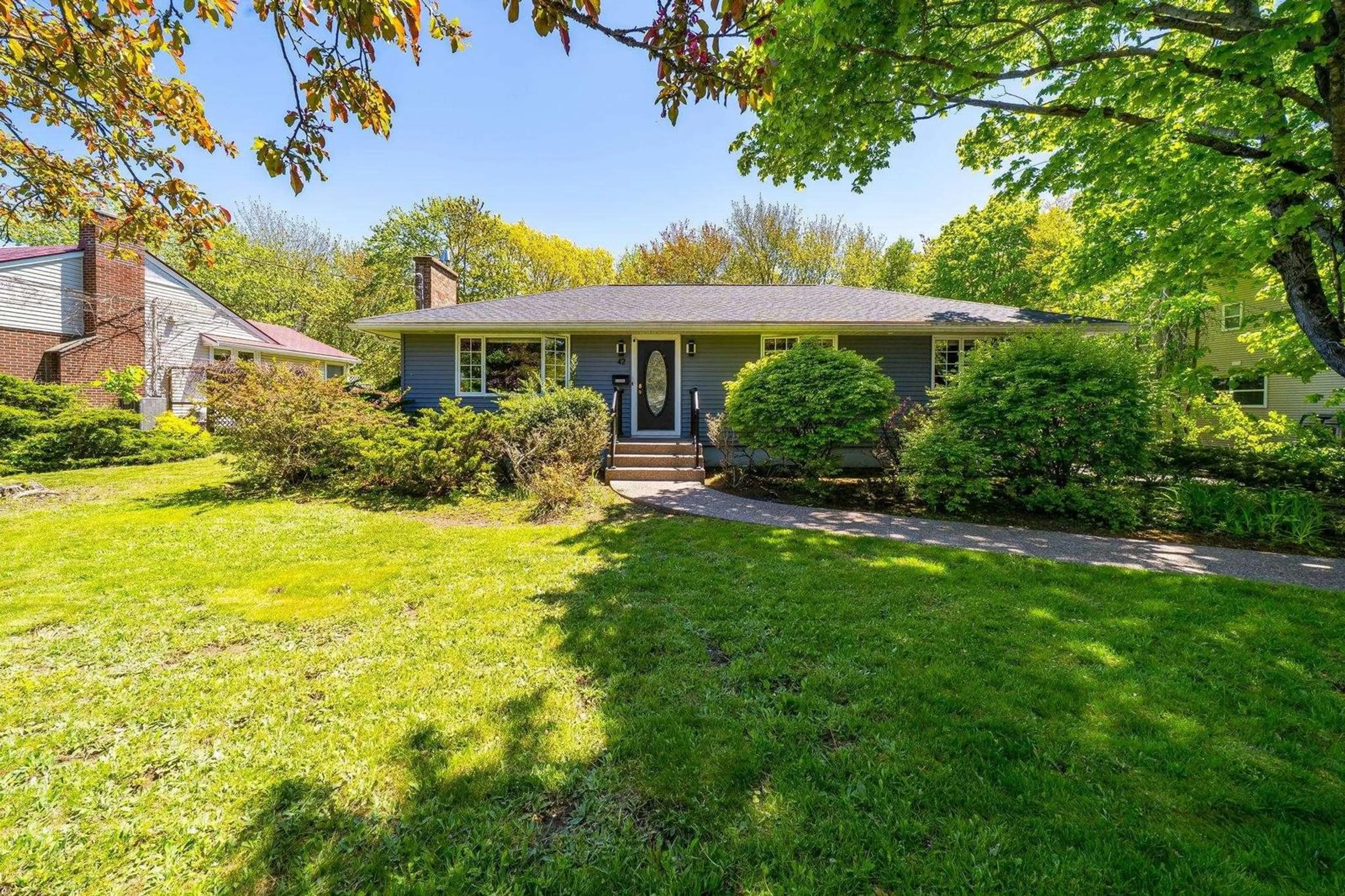 A pic from outside/outdoor area/front of a property/back of a property/a pic from drone, street for 42 Castle Hill Dr, Halifax Nova Scotia B3M 3A3