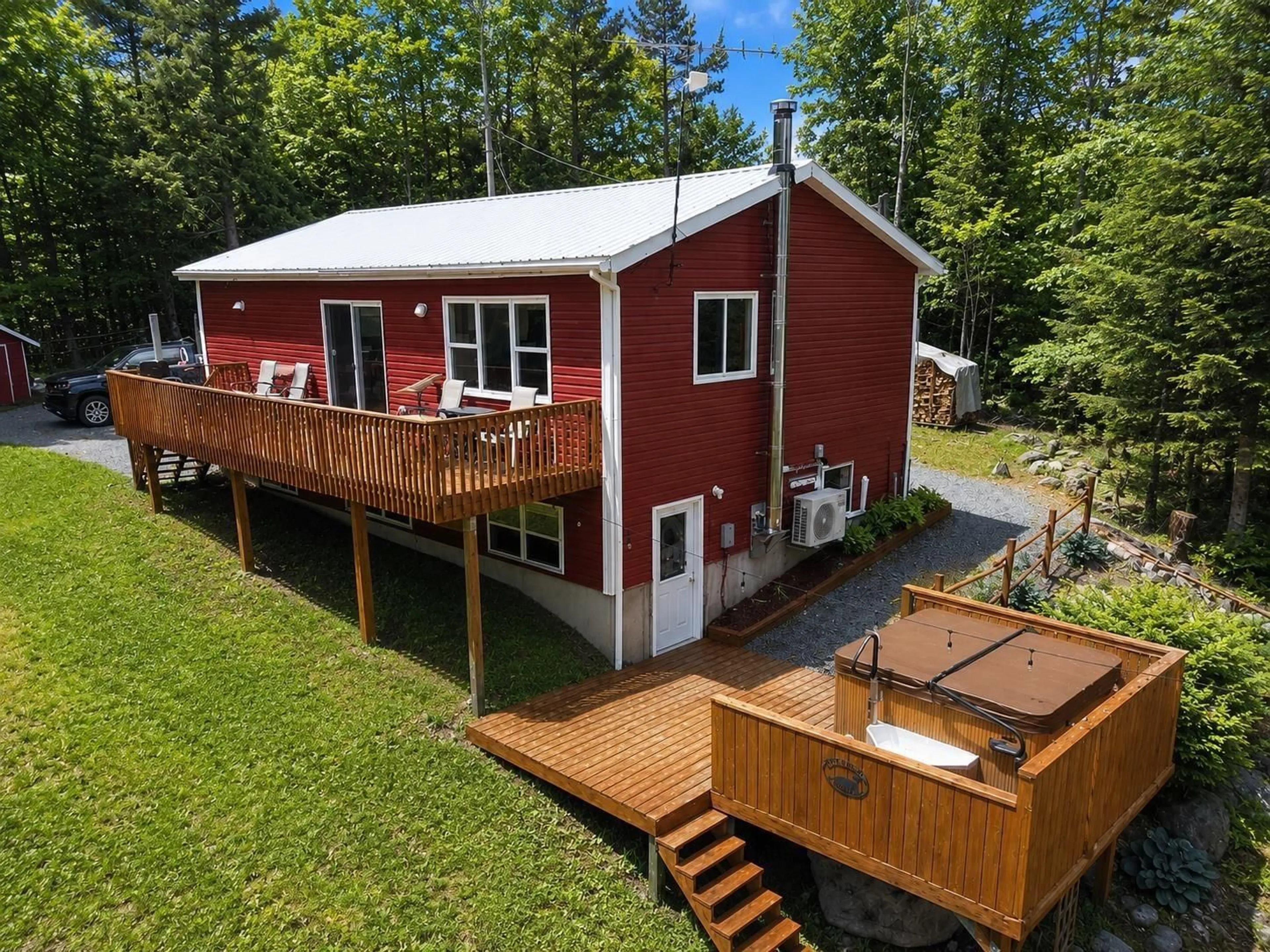 A pic from outside/outdoor area/front of a property/back of a property/a pic from drone, unknown for 292 Hillcrest Dr, East Loon Lake Village Nova Scotia B0N 2M0