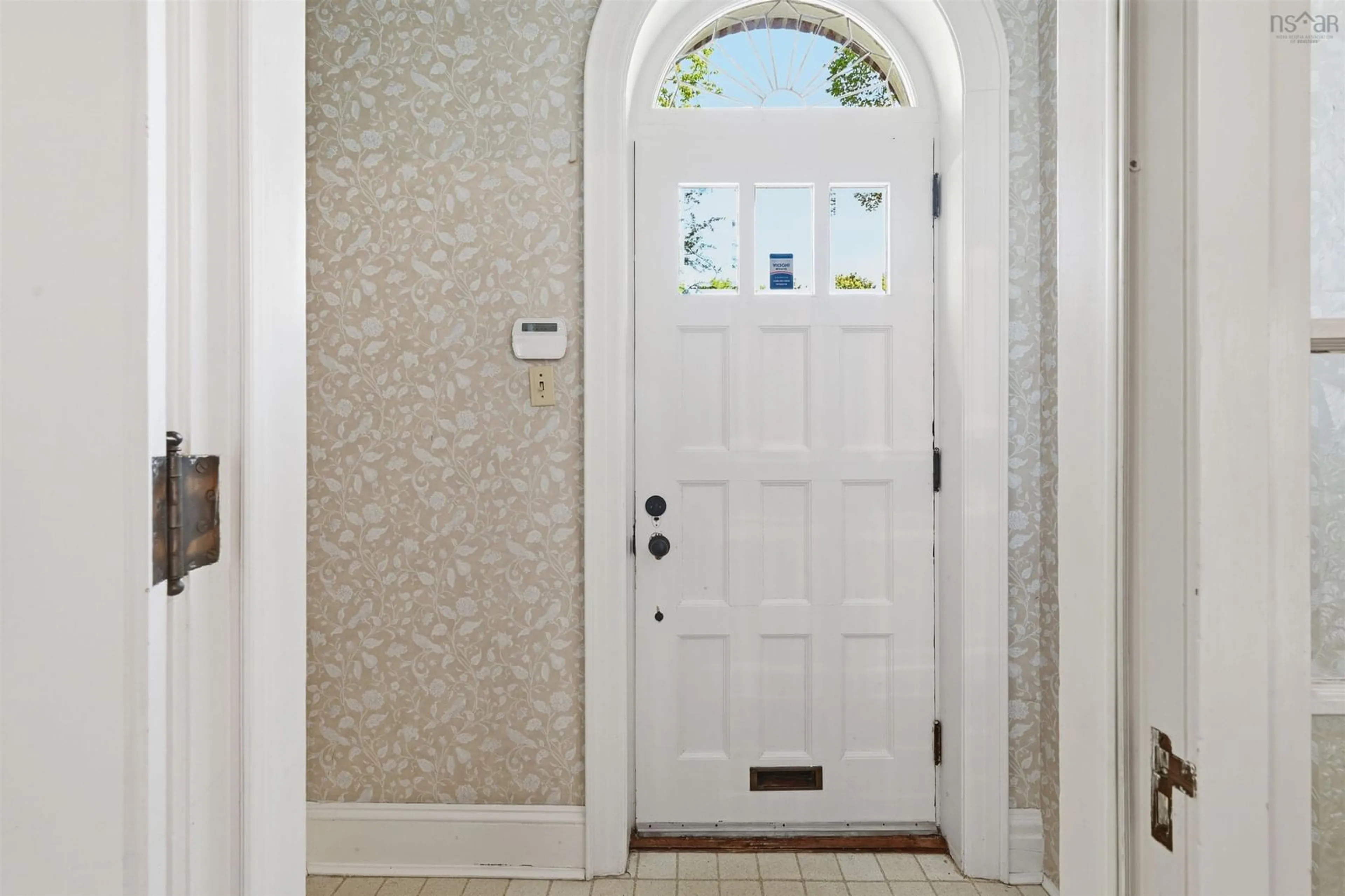 Indoor entryway for 6470 Coburg Rd, Halifax Nova Scotia B3H 2A7