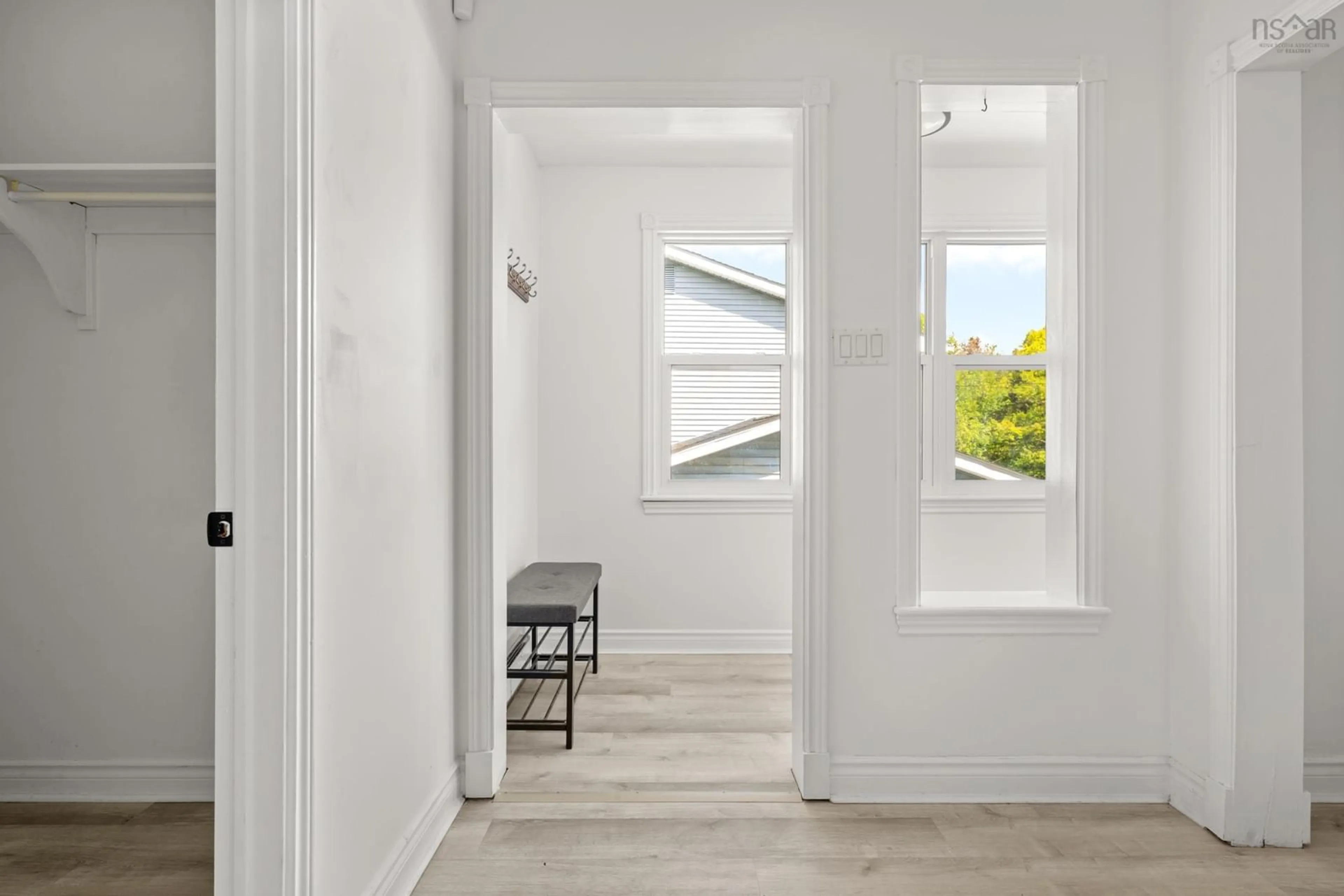 Indoor entryway for 32 Millrun Cres, Bedford Nova Scotia B4A 1H7