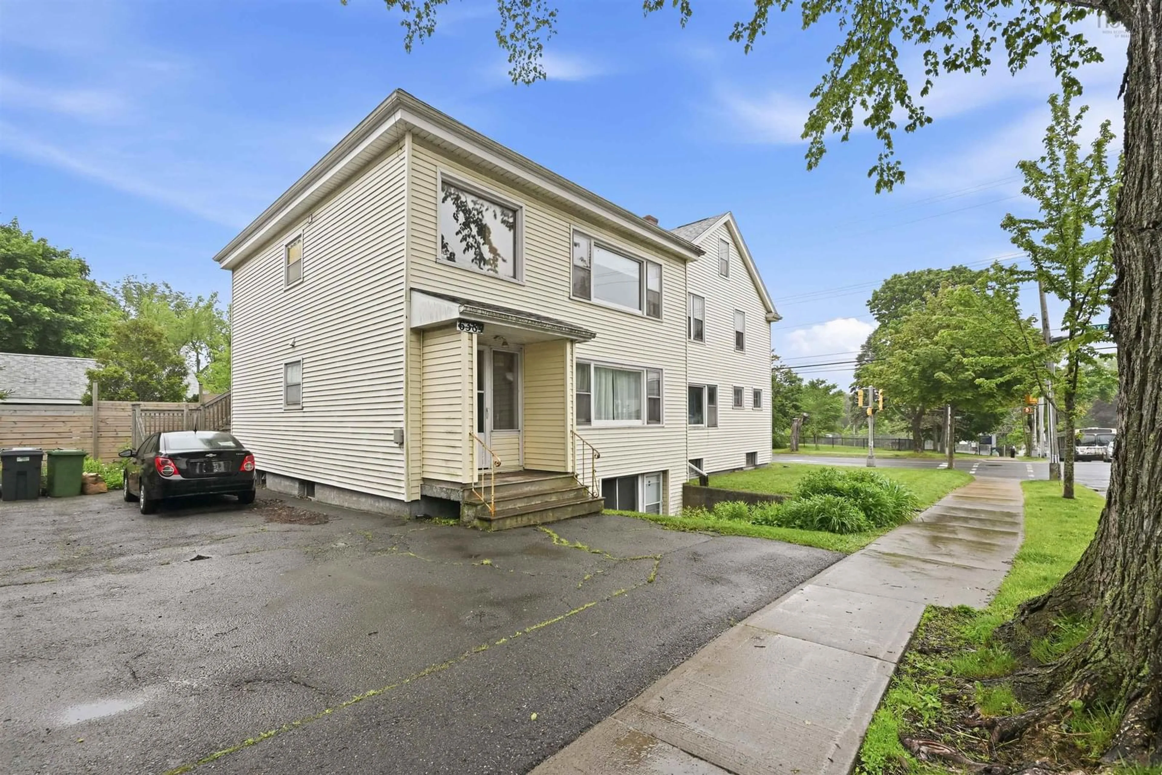 Unknown for 6384 Almon St, Halifax Nova Scotia B3L 1V5