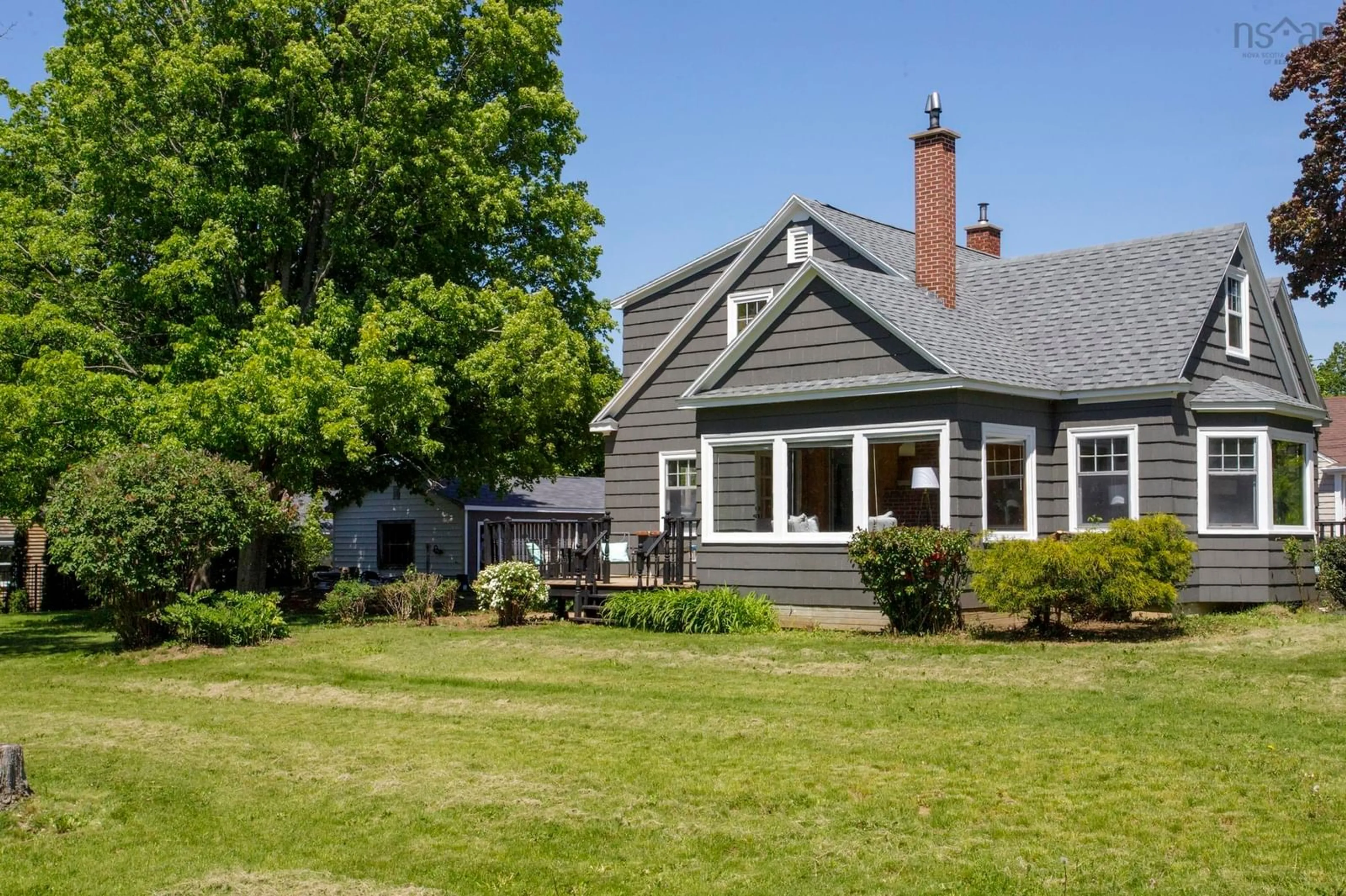 Home with vinyl exterior material, street for 160 Cottage St, Berwick Nova Scotia B0P 1E0