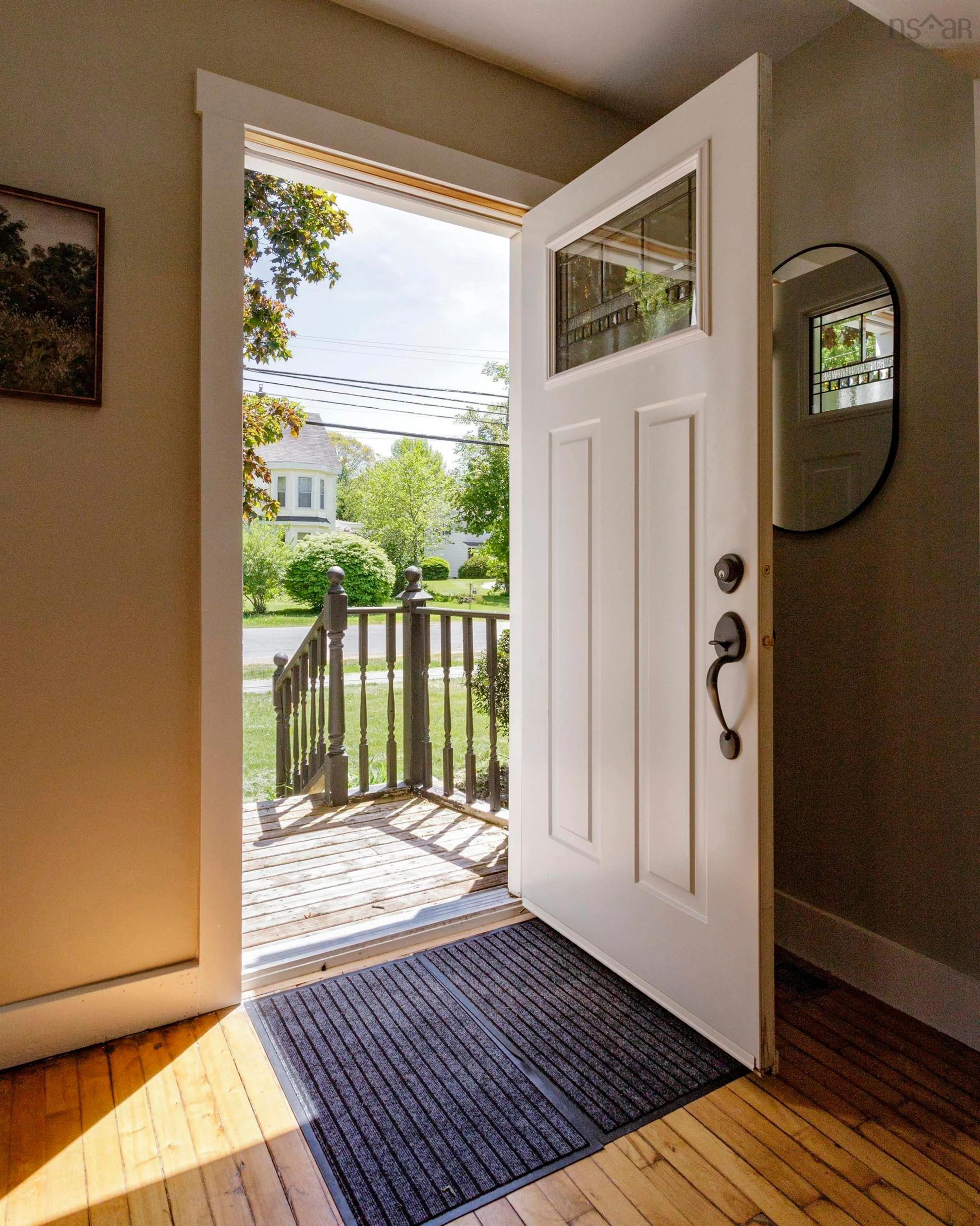 Indoor entryway for 160 Cottage St, Berwick Nova Scotia B0P 1E0