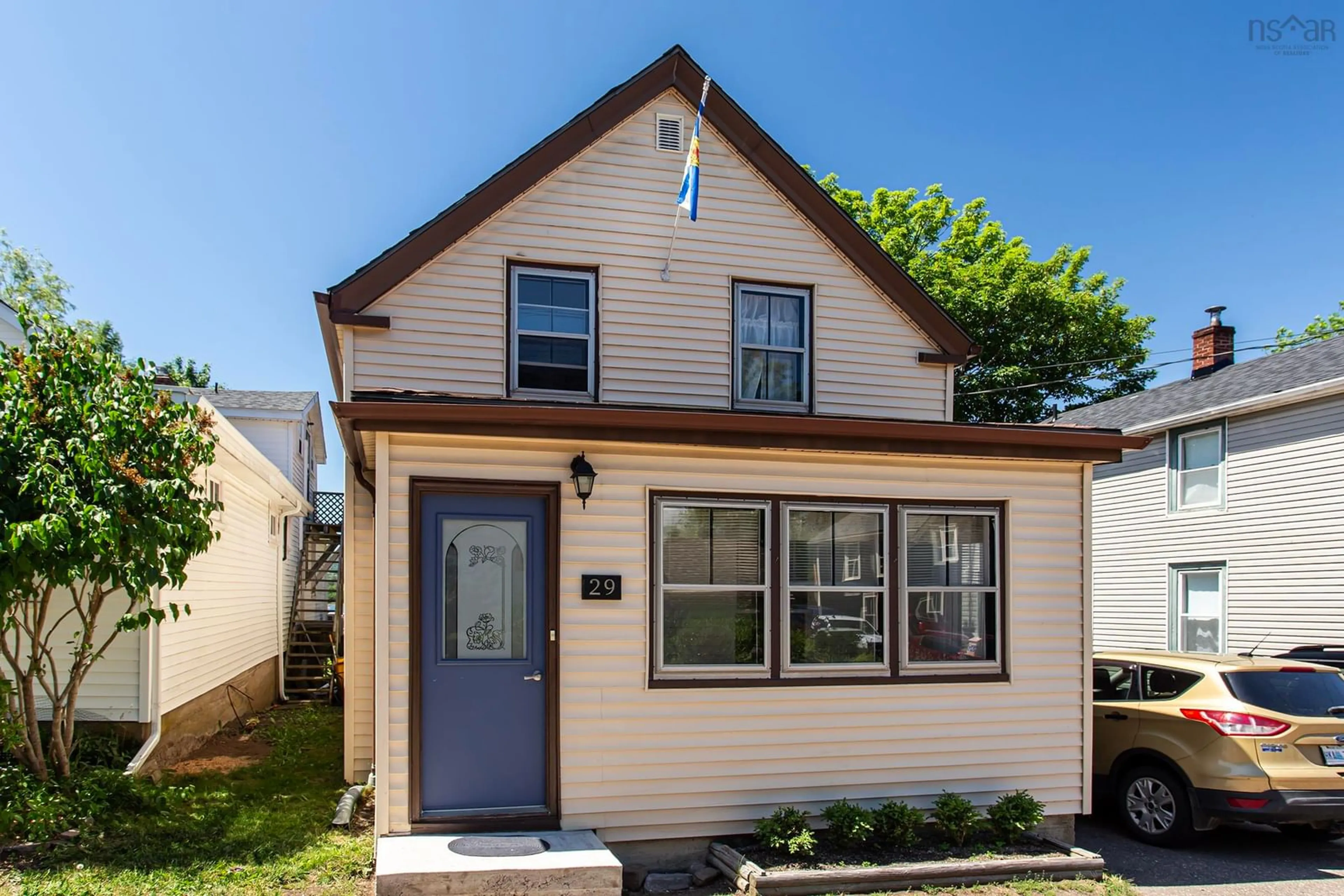 Home with vinyl exterior material, street for 29 St. James St, Annapolis Royal Nova Scotia B0S 1A0