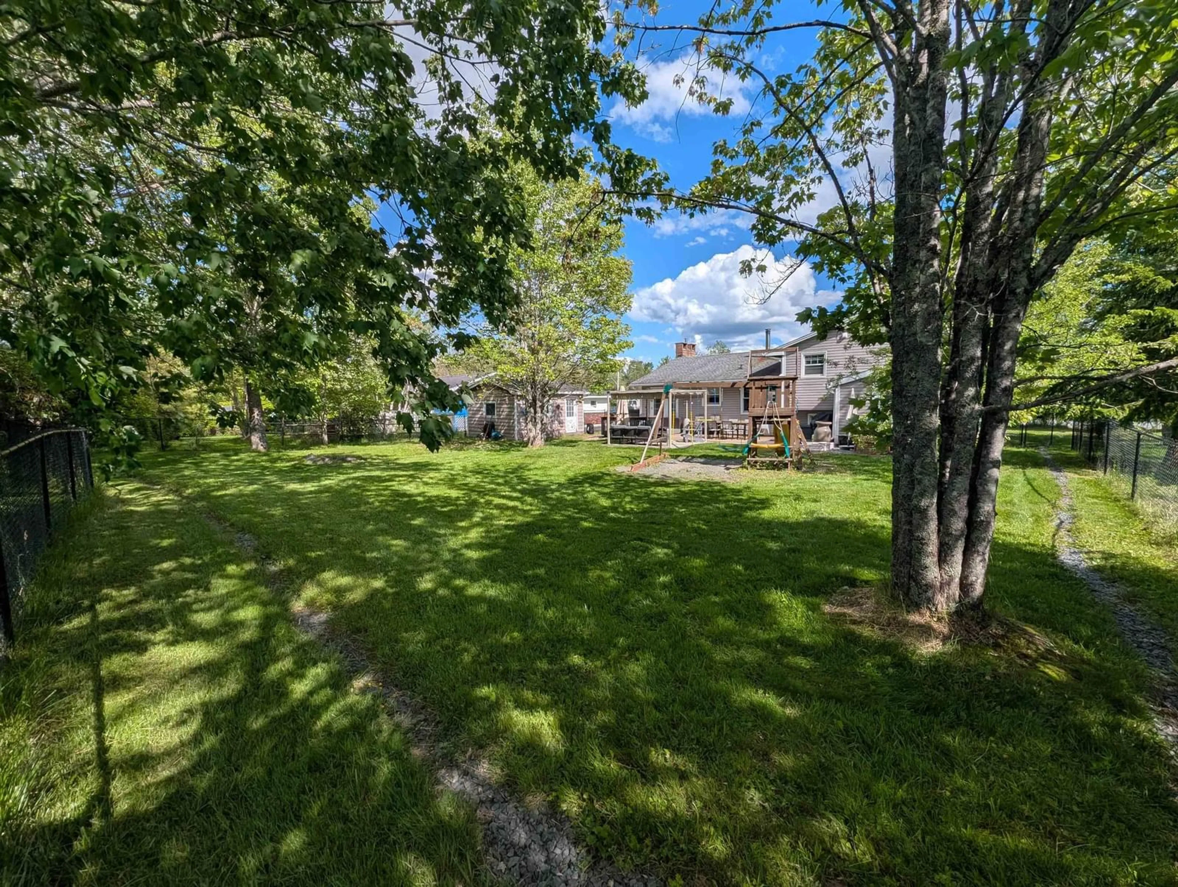 A pic from outside/outdoor area/front of a property/back of a property/a pic from drone, unknown for 7 Heather Lane, Enfield Nova Scotia B2Y 1J9
