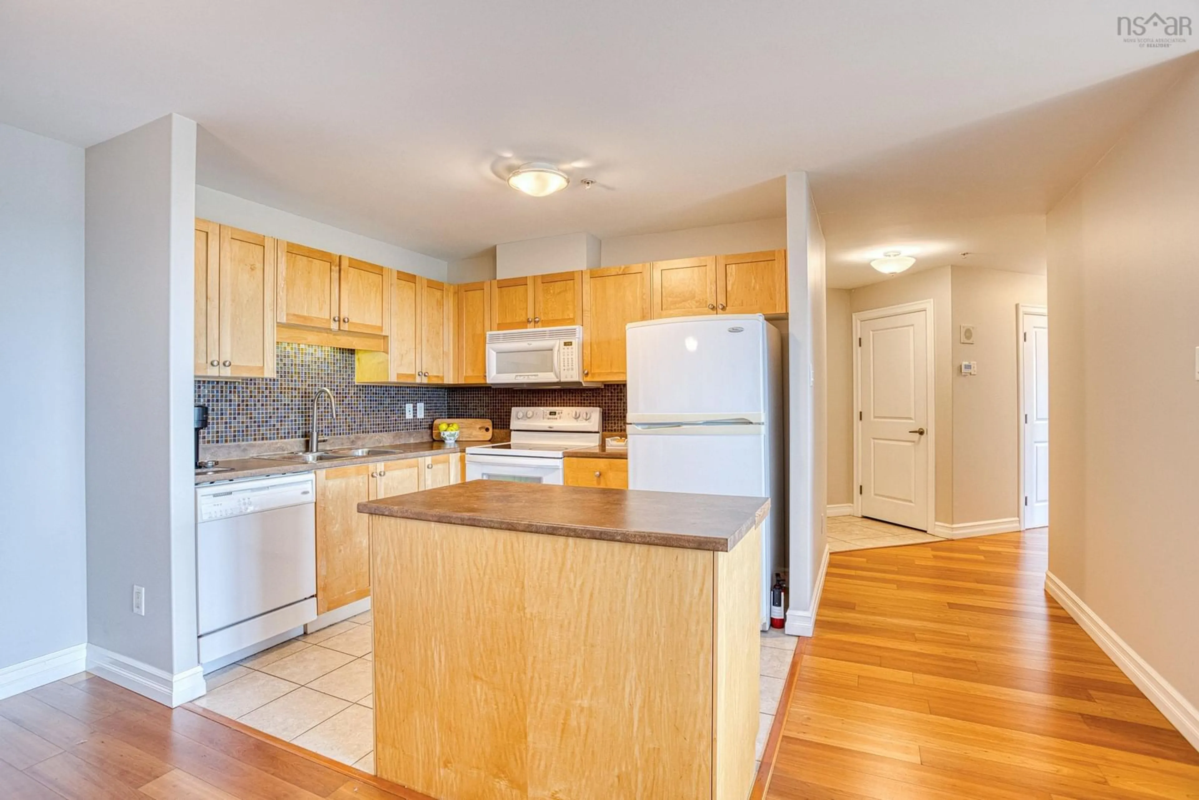 Standard kitchen, wood/laminate floor for 2677 Gladstone St #1104, Halifax Nova Scotia B3K 0A3